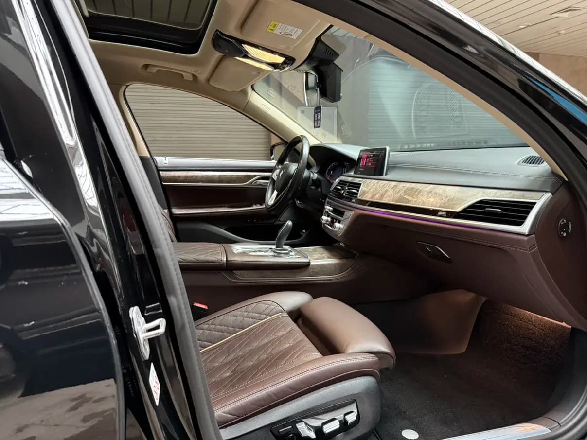 BMW 7 Series 2022 г. 63070 км. — фото 9