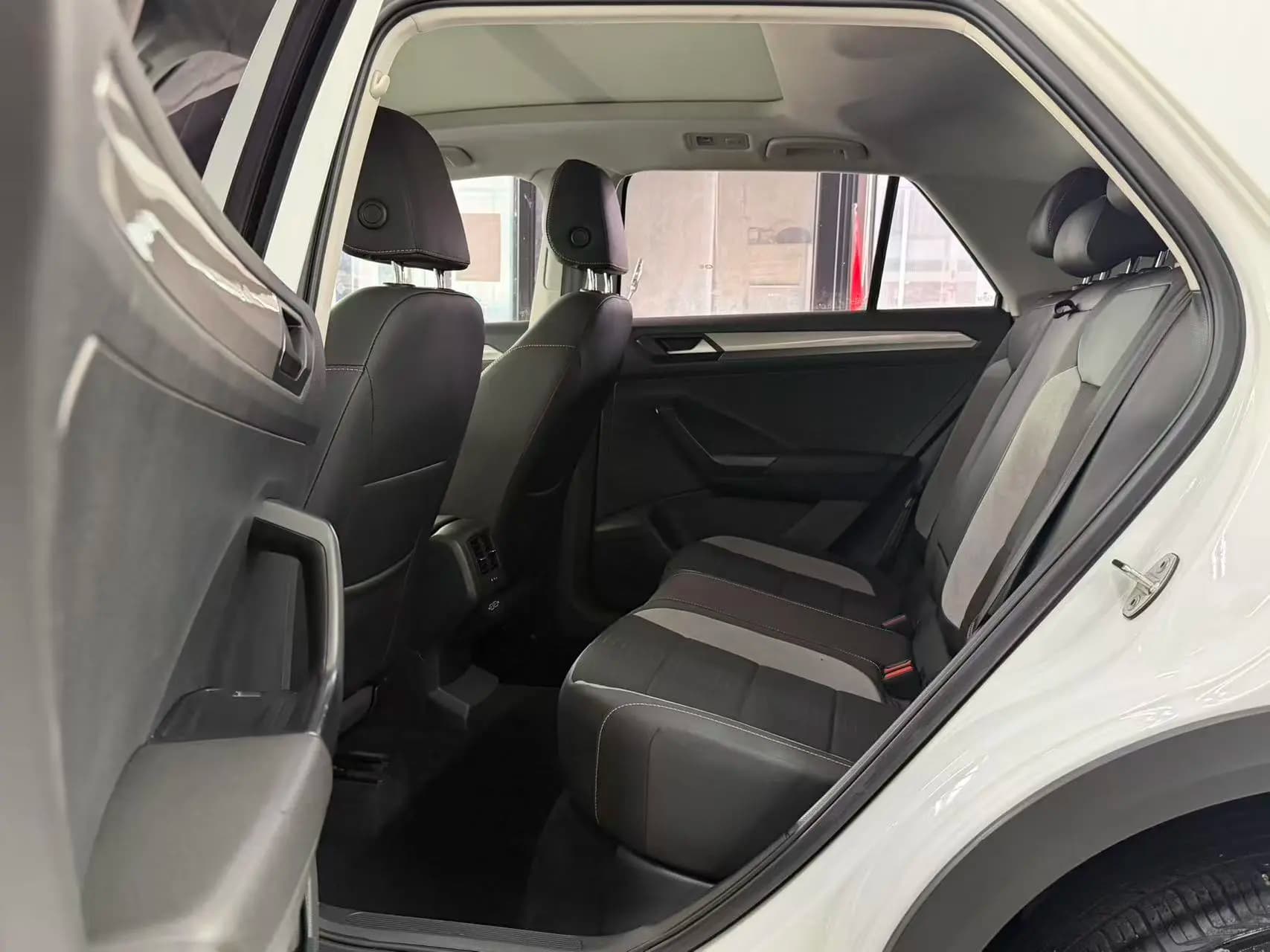 Volkswagen T-Roc 2022 г. 43029 км. — фото 11