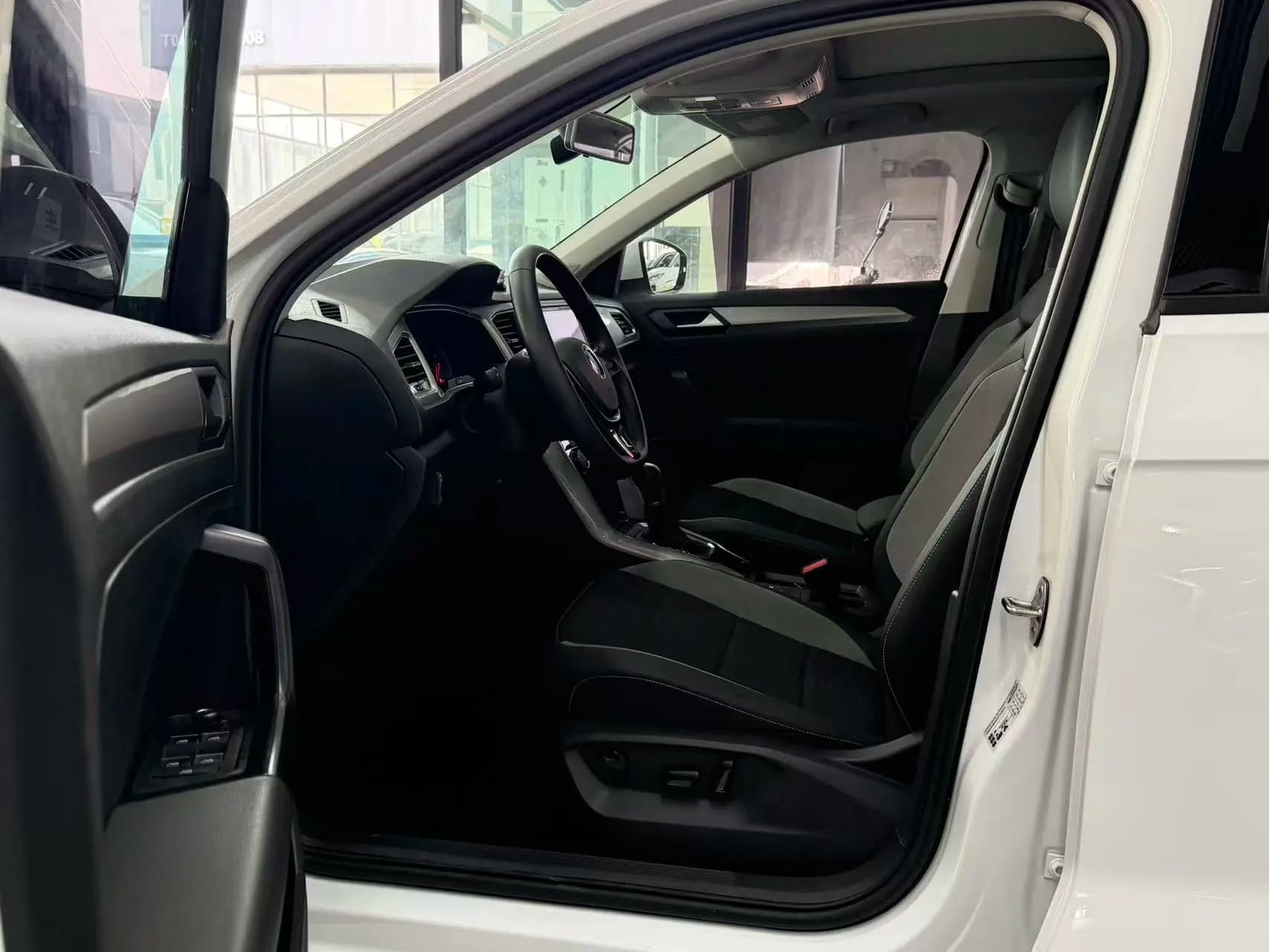 Volkswagen T-Roc 2022 г. 43029 км. — фото 10