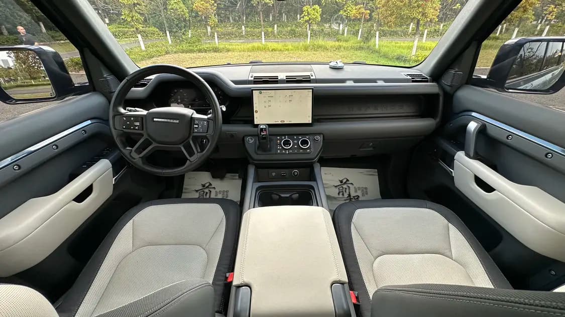 Land Rover Guard 2023 г. 30101 км. — фото 12