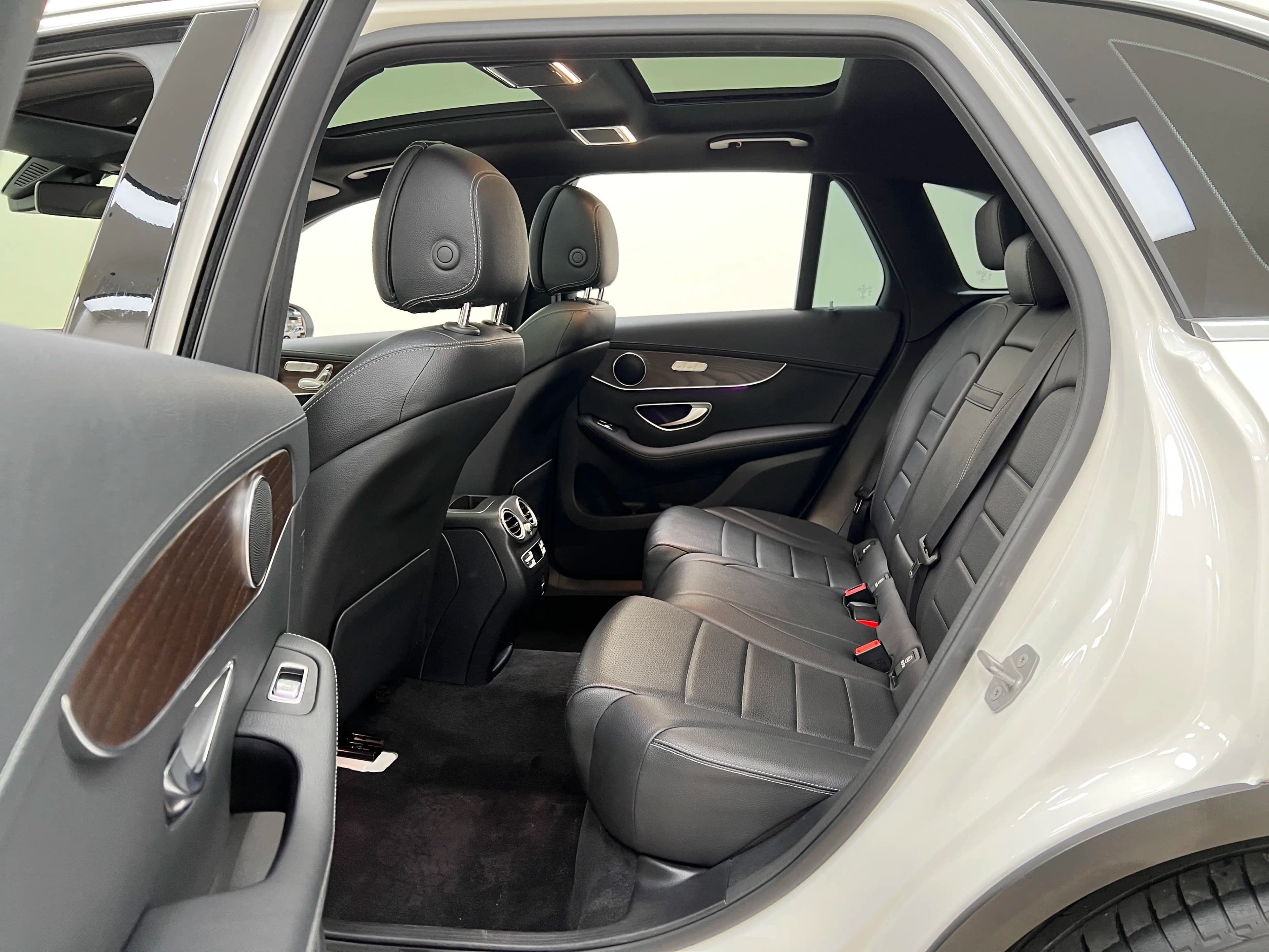Mercedes-Benz GLC 2021 г. 66129 км. — фото 33
