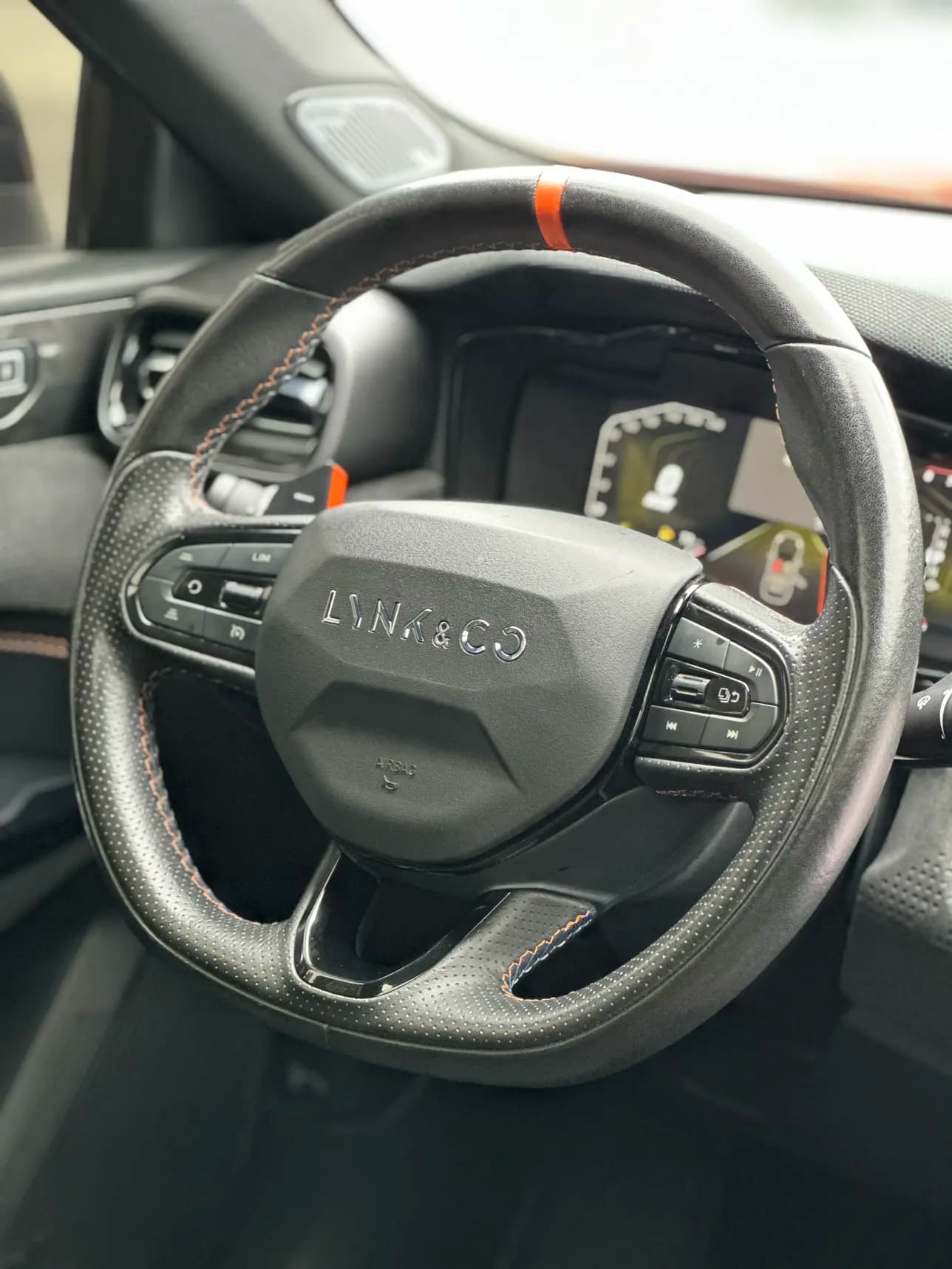 Lynk & Co 02 Hatchback 2022 г. 51059 км. — фото 10