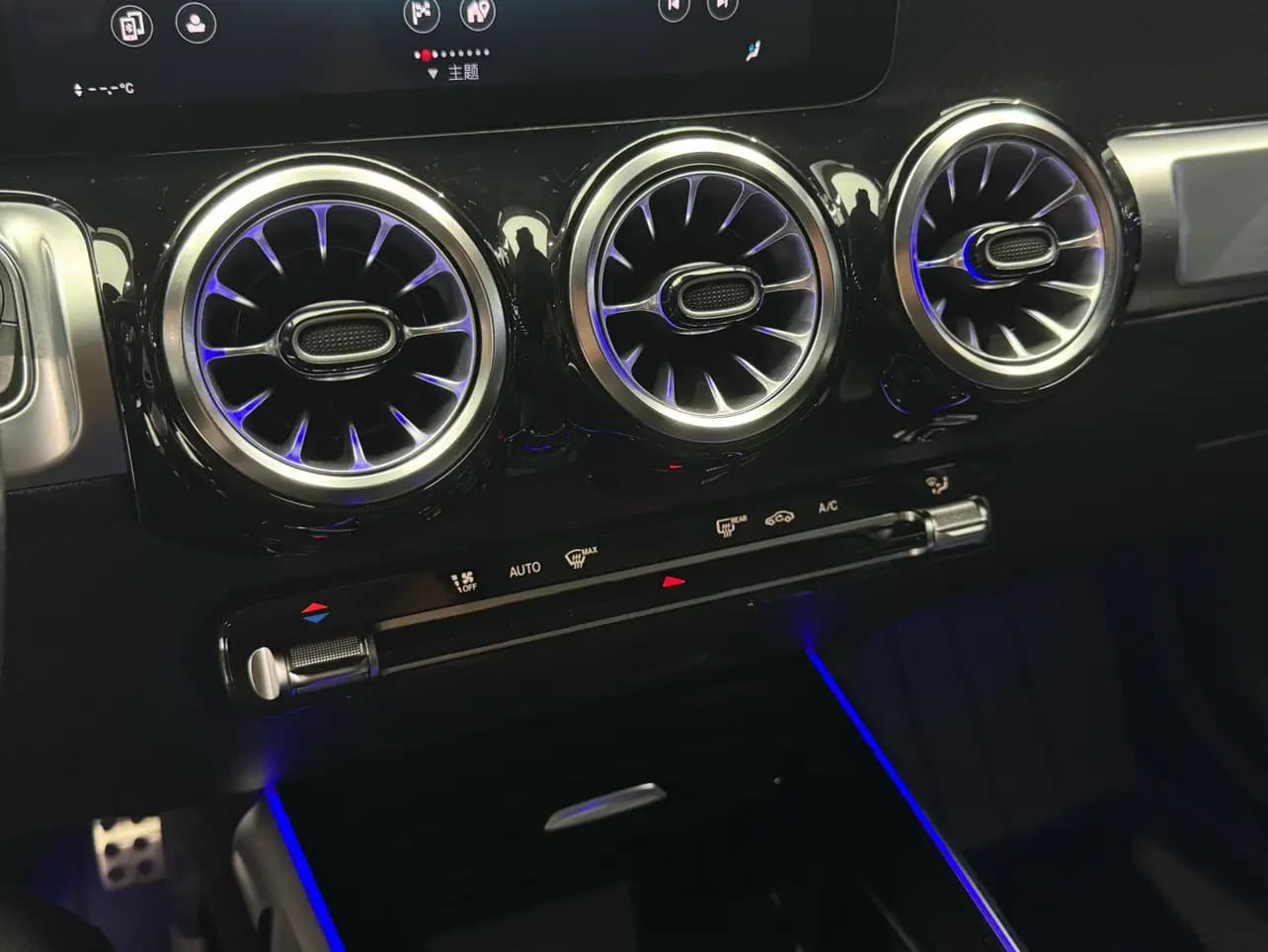 Mercedes-Benz GLB AMG 2023 г. 45099 км. — фото 12