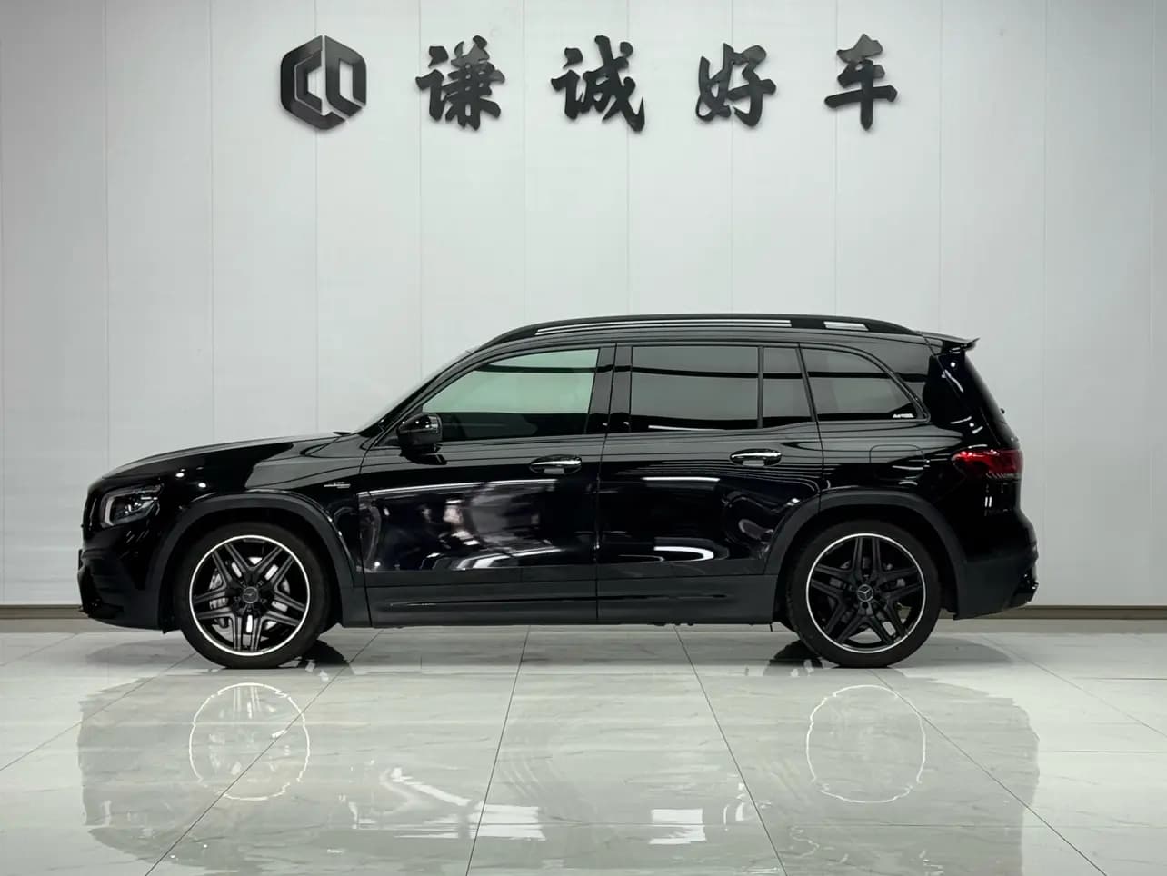 Mercedes-Benz GLB AMG 2023 г. 45099 км. — фото 4