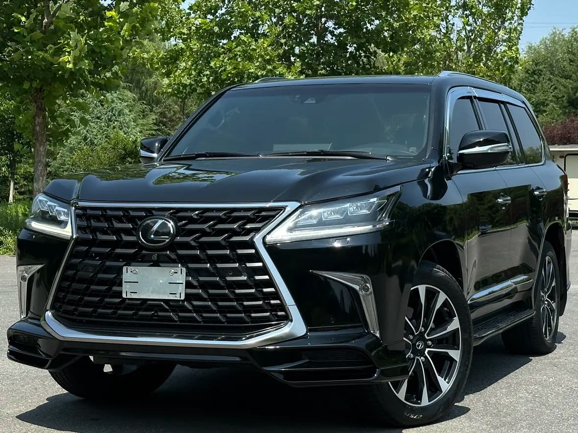 Lexus LX 2022 г. 80061 км.