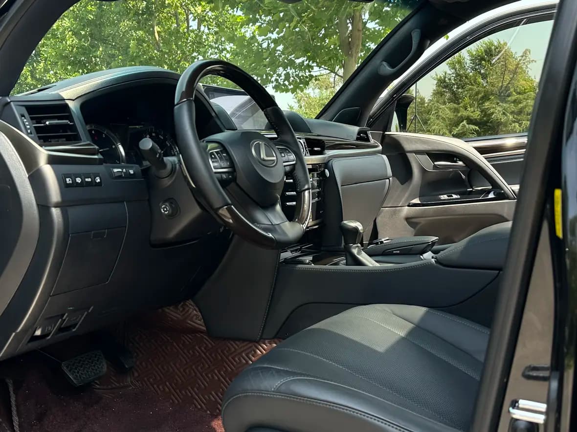 Lexus LX 2022 г. 80061 км. — фото 12