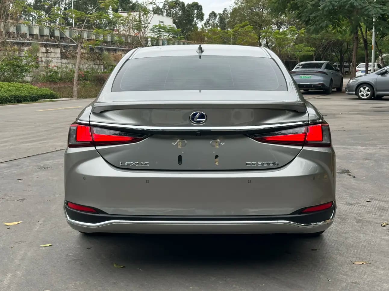 Lexus ES 2022 г. 56144 км. — фото 6