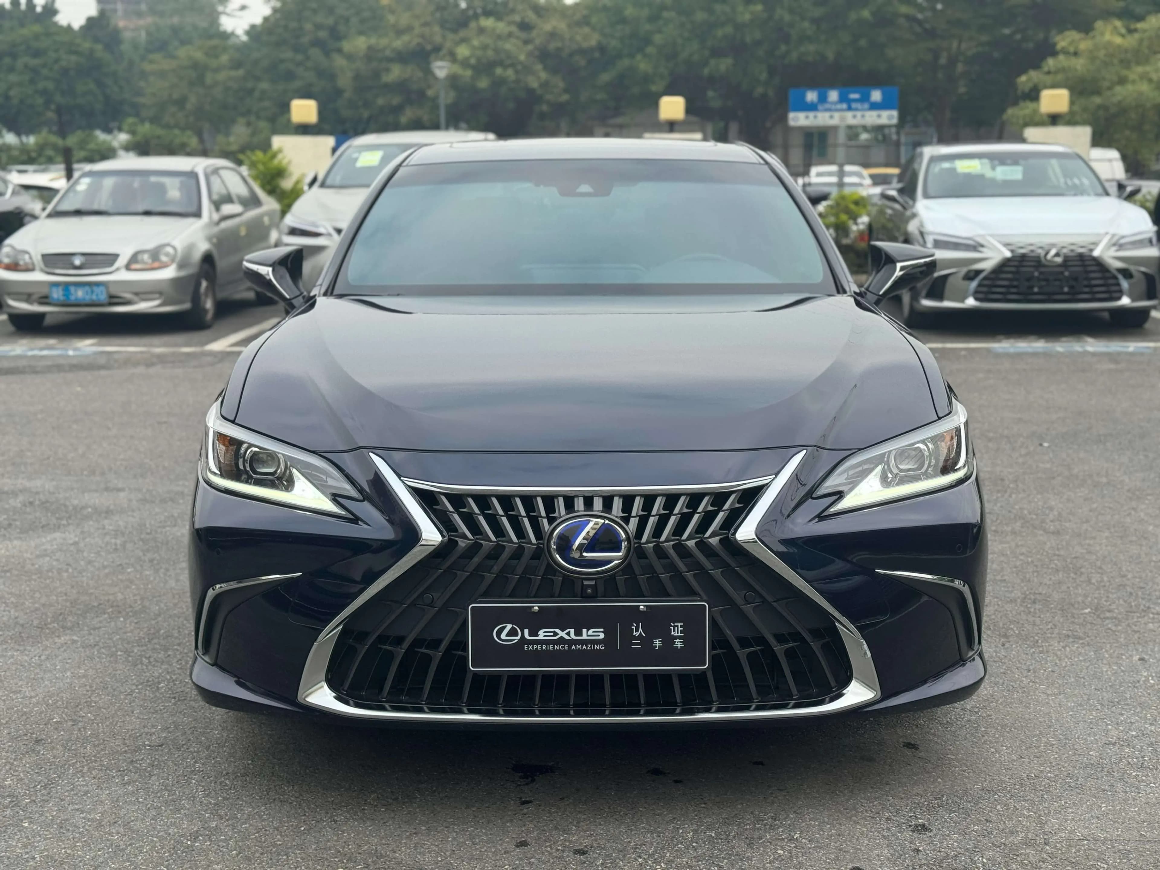 Lexus ES 2022 г. 95145 км. — фото 2