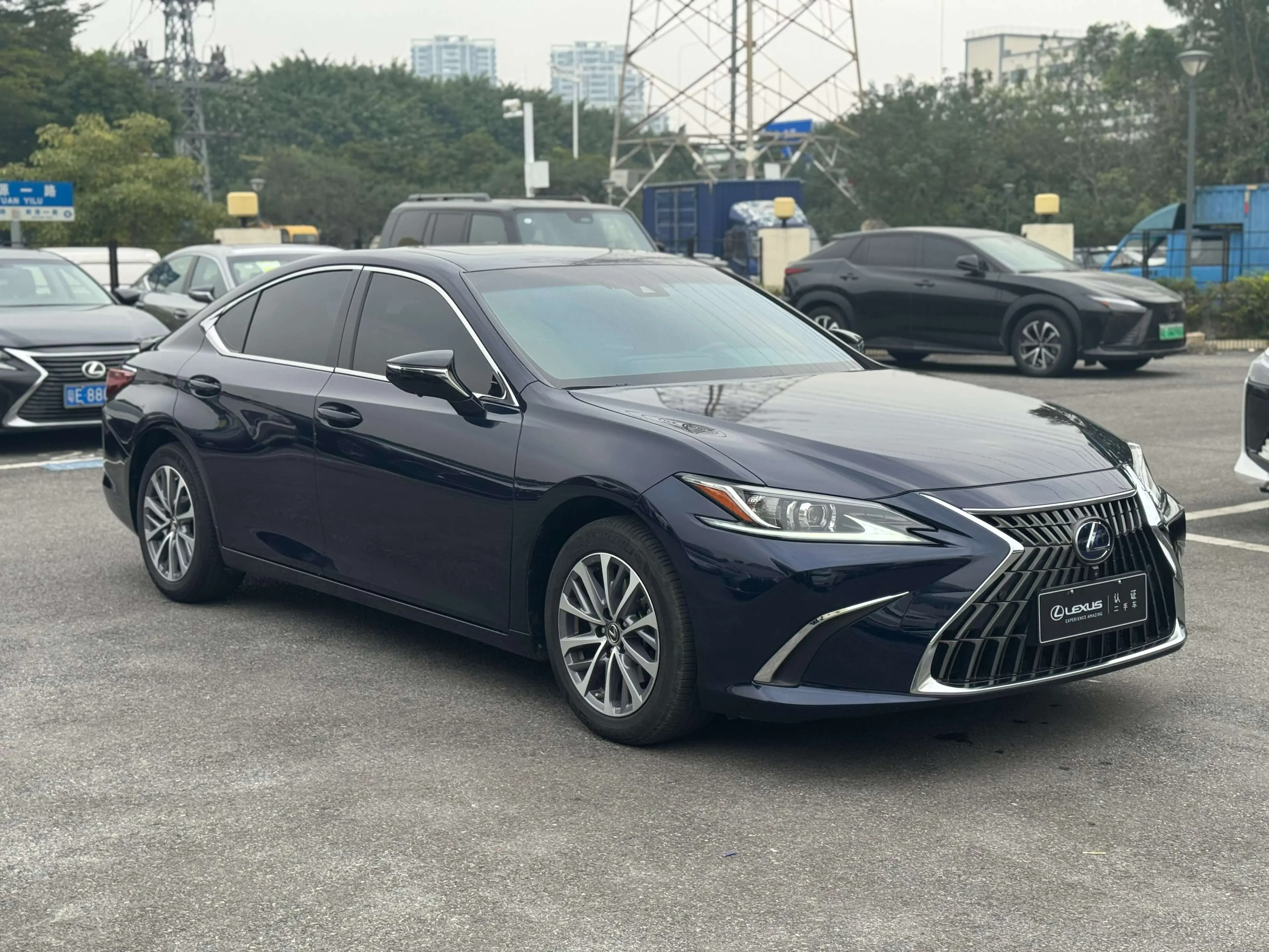 Lexus ES 2022 г. 95145 км. — фото 3