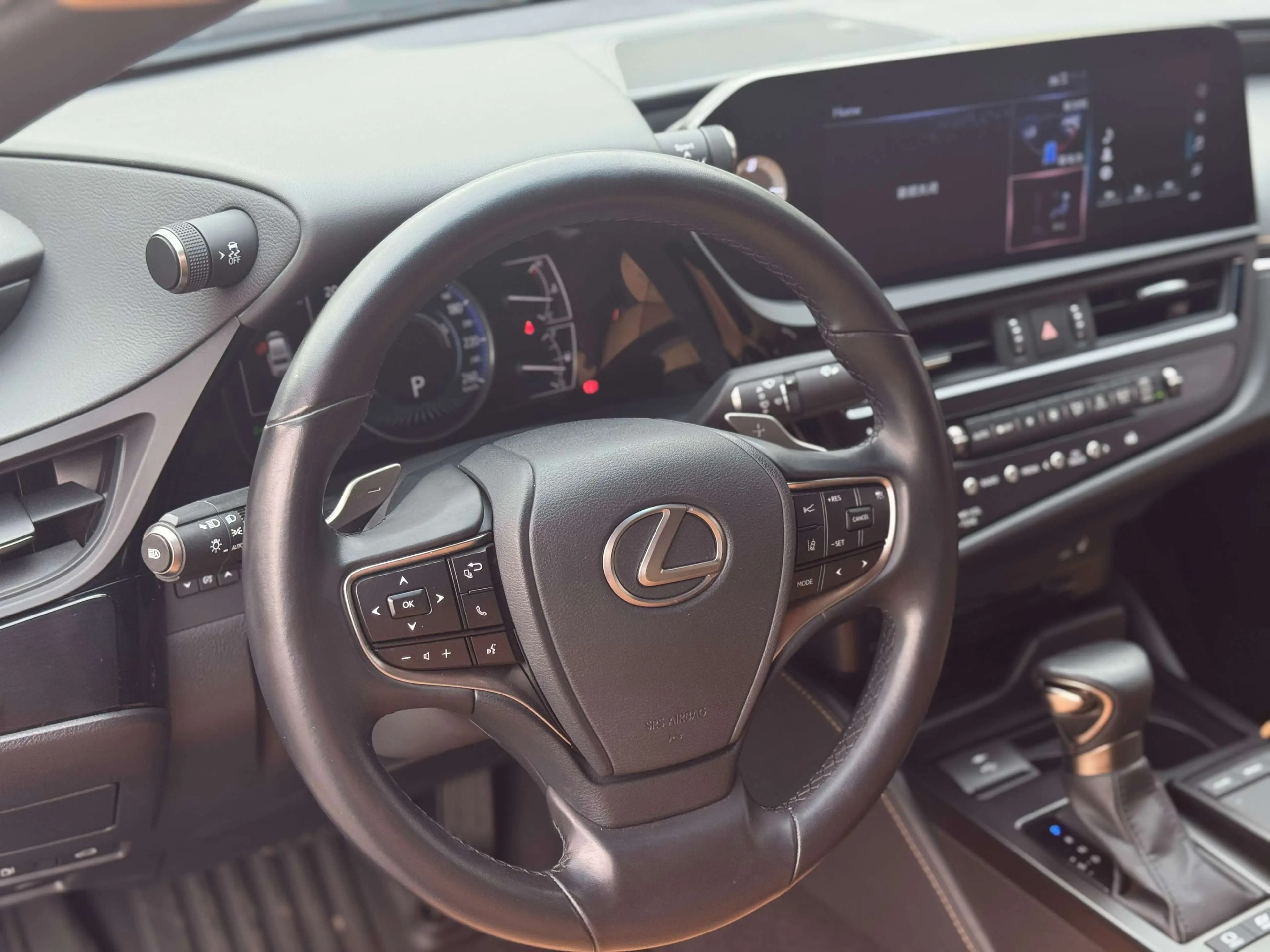 Lexus ES 2022 г. 95145 км. — фото 8