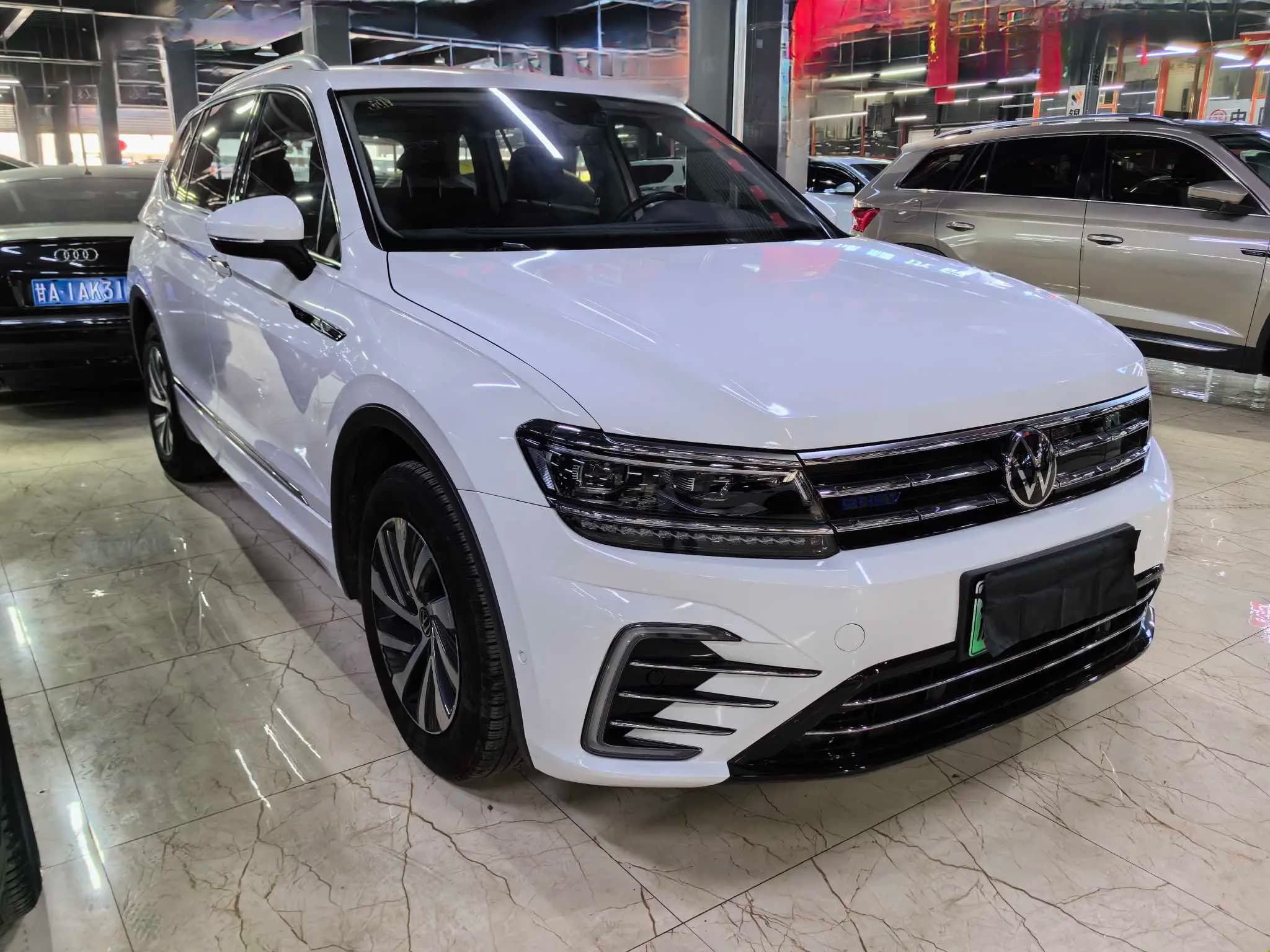 Volkswagen Tiguan L PHEV 2021 г. 45026 км. — фото 3