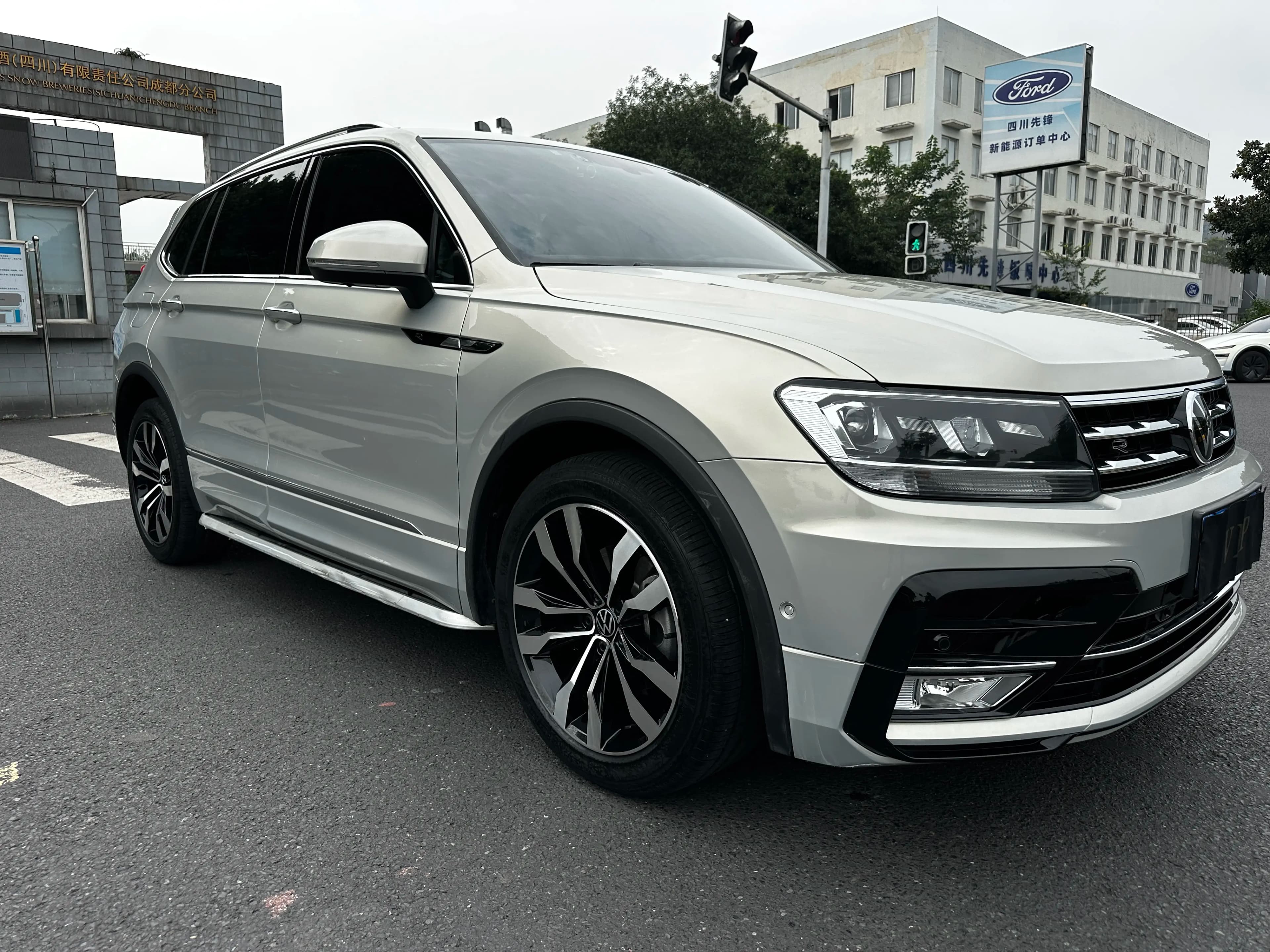 Volkswagen Tiguan L 2021 г. 12716 км. — фото 3