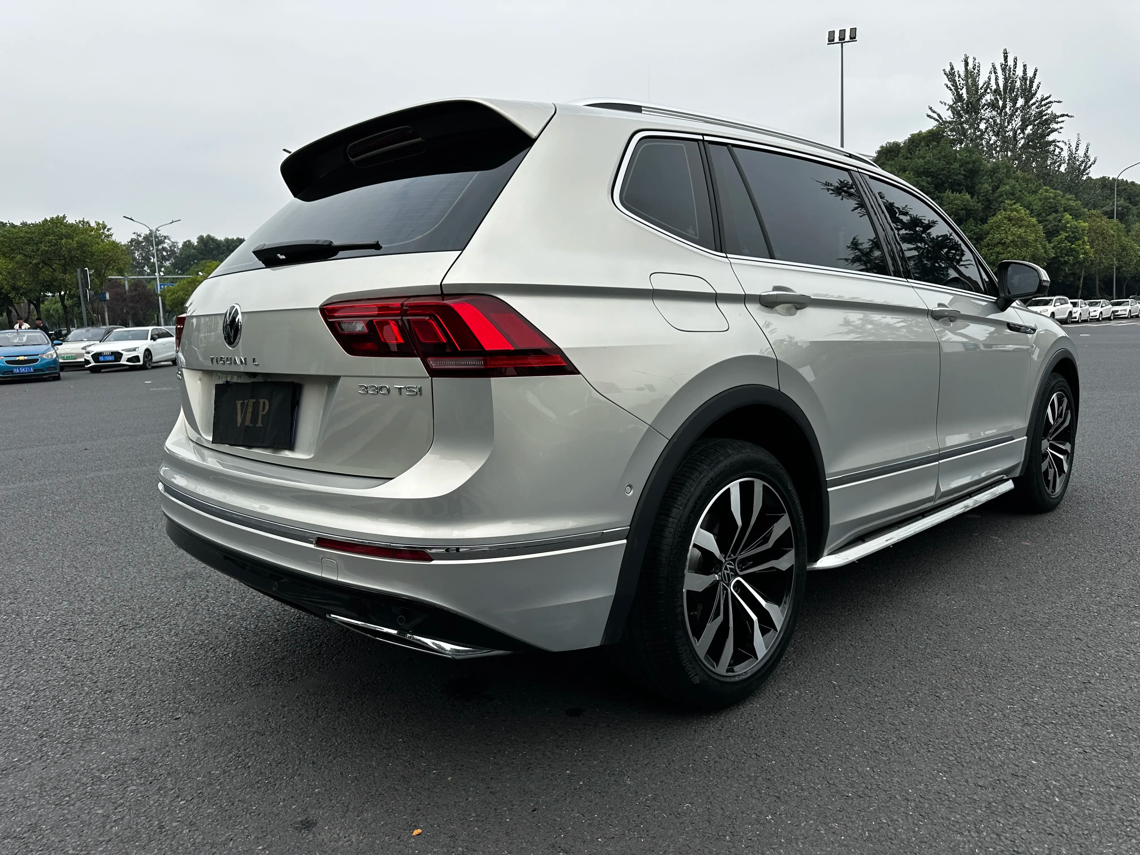 Volkswagen Tiguan L 2021 г. 12716 км. — фото 6