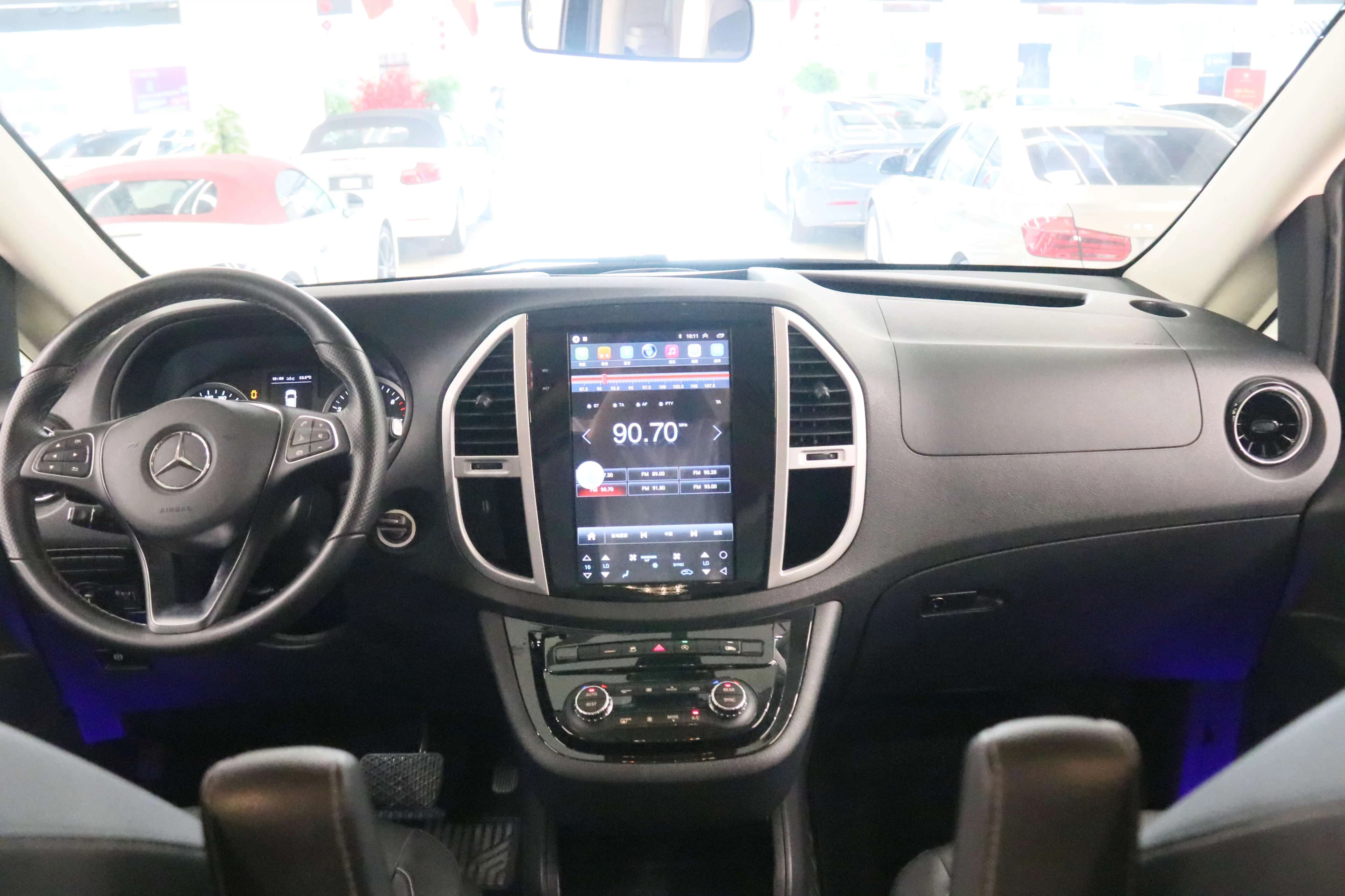 Mercedes-Benz Vito 2023 г. 89164 км. — фото 11