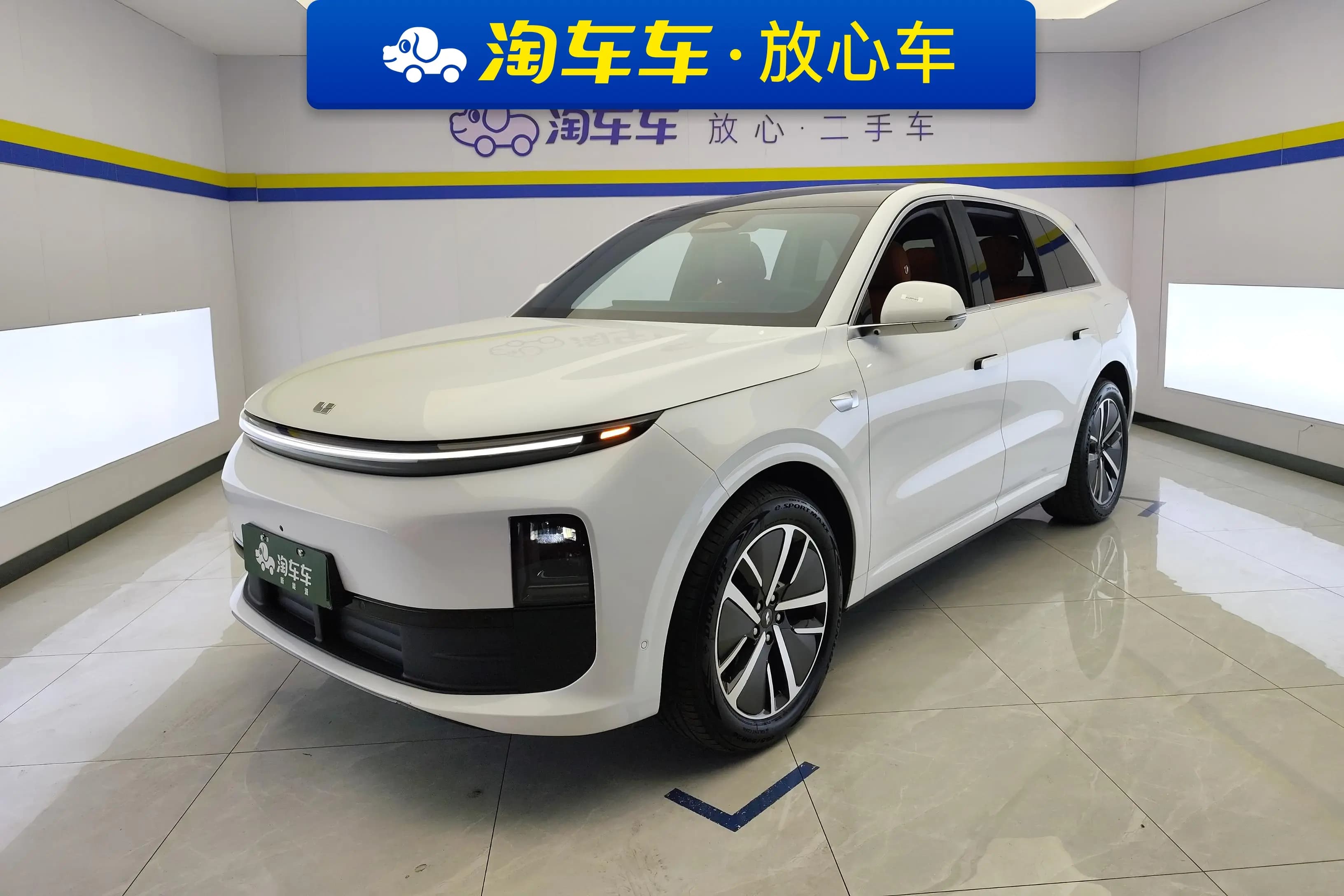 Lixiang L6 2024 г. 7088 км.