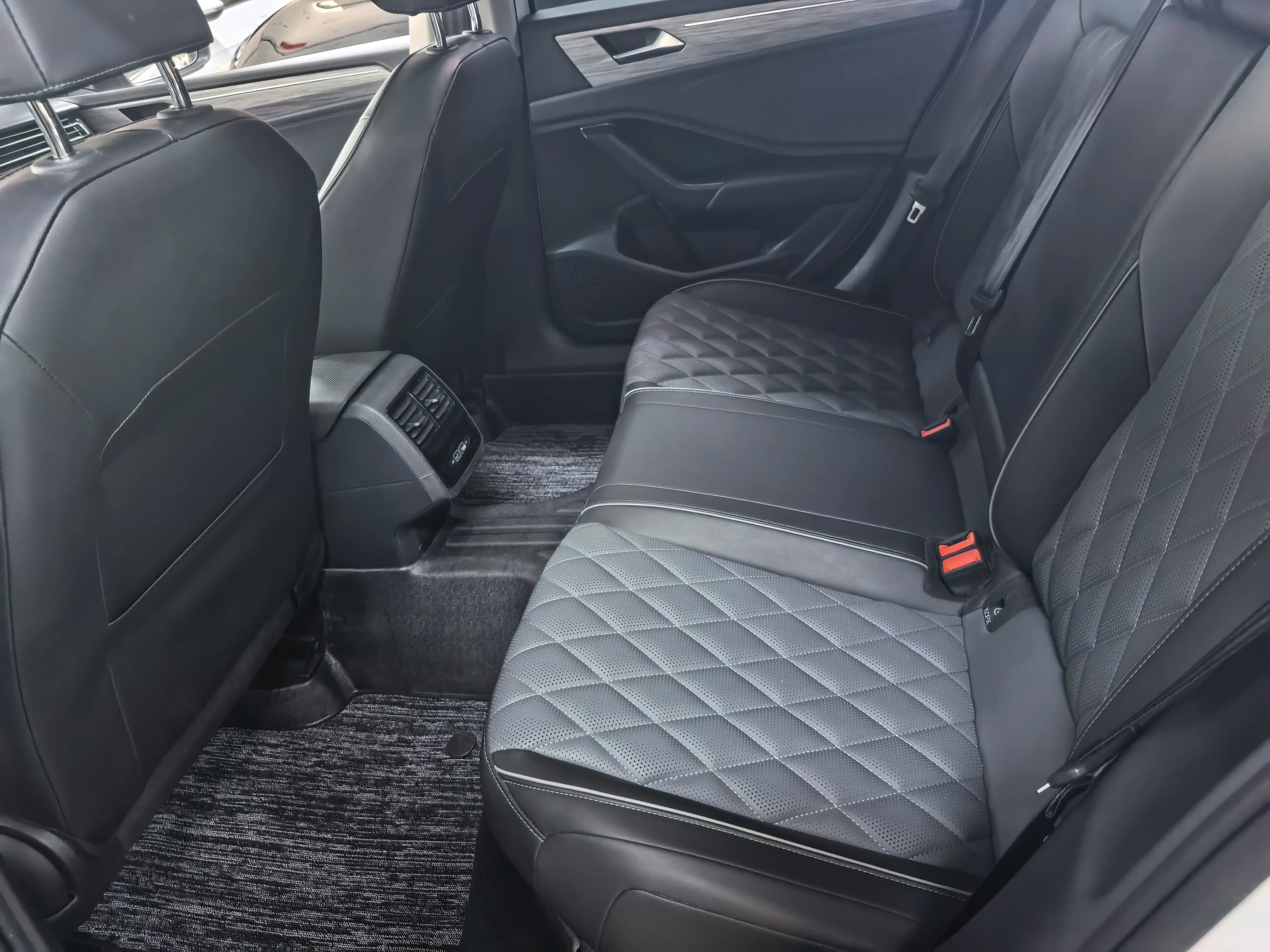 Volkswagen Sagitar 2022 г. 54000 км. — фото 10