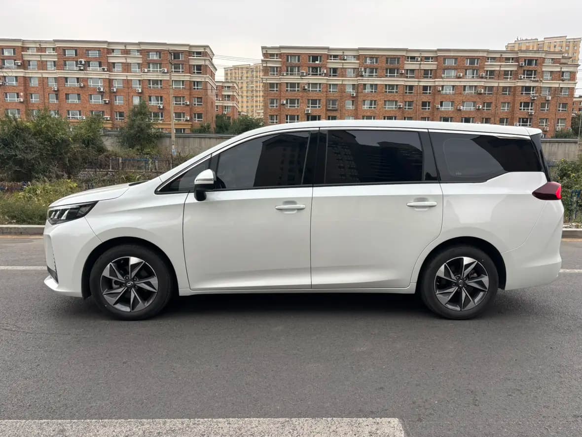 GAC Trumpchi M6 2024 г. 10000 км. — фото 4