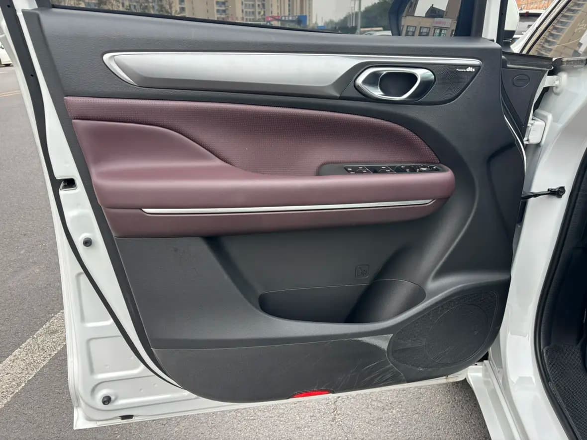 GAC Trumpchi M6 2024 г. 10000 км. — фото 8