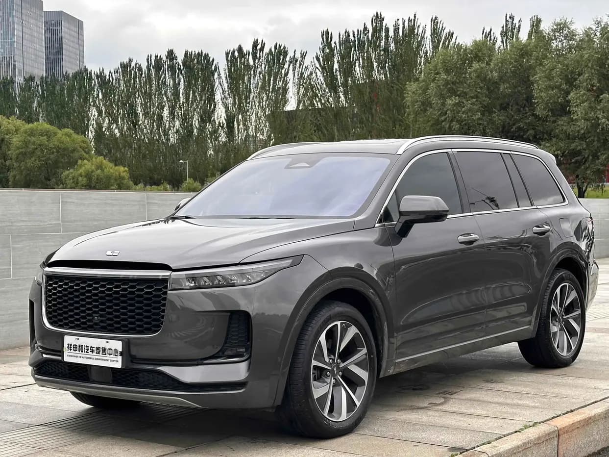 Lixiang ONE 2022 г. 64133 км.