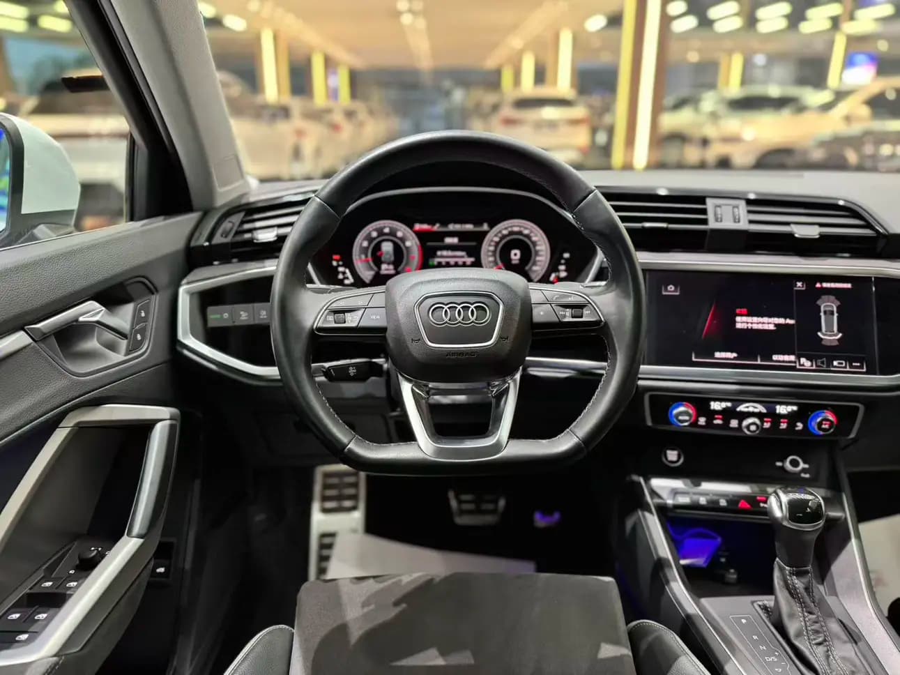 Audi Q3 2023 г. 18124 км. — фото 9