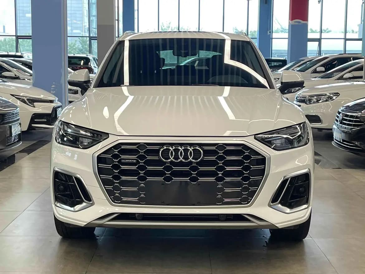 Audi Q5L 2022 г. 51096 км. — фото 2