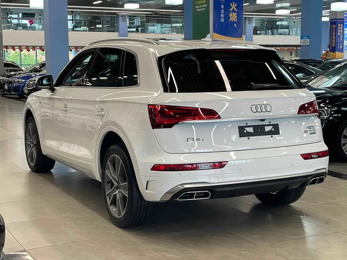 Audi Q5L 2022 г. 51096 км. — фото 4