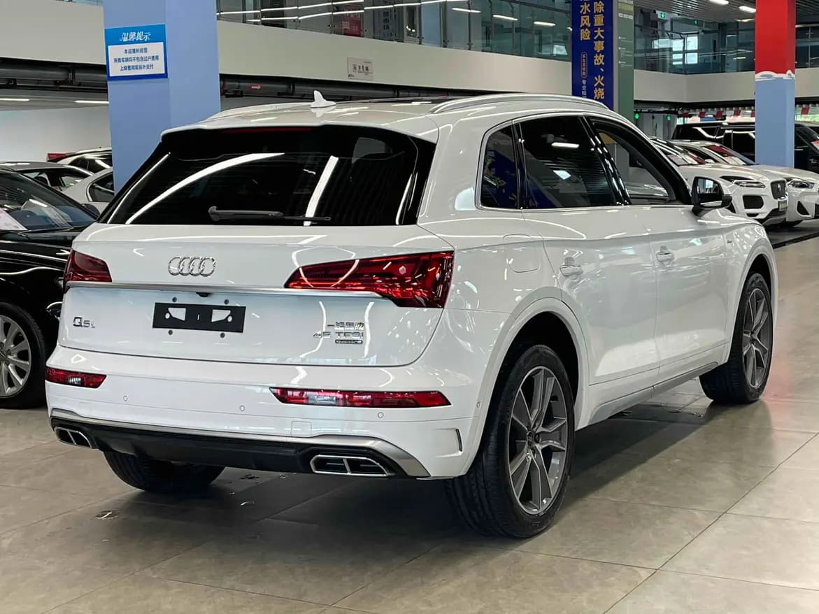 Audi Q5L 2022 г. 51096 км. — фото 6
