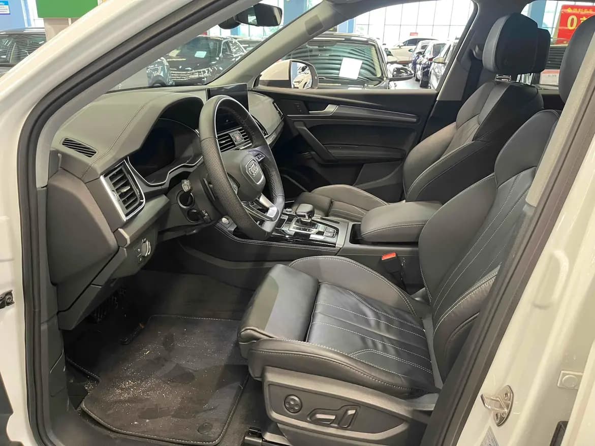 Audi Q5L 2022 г. 51096 км. — фото 8