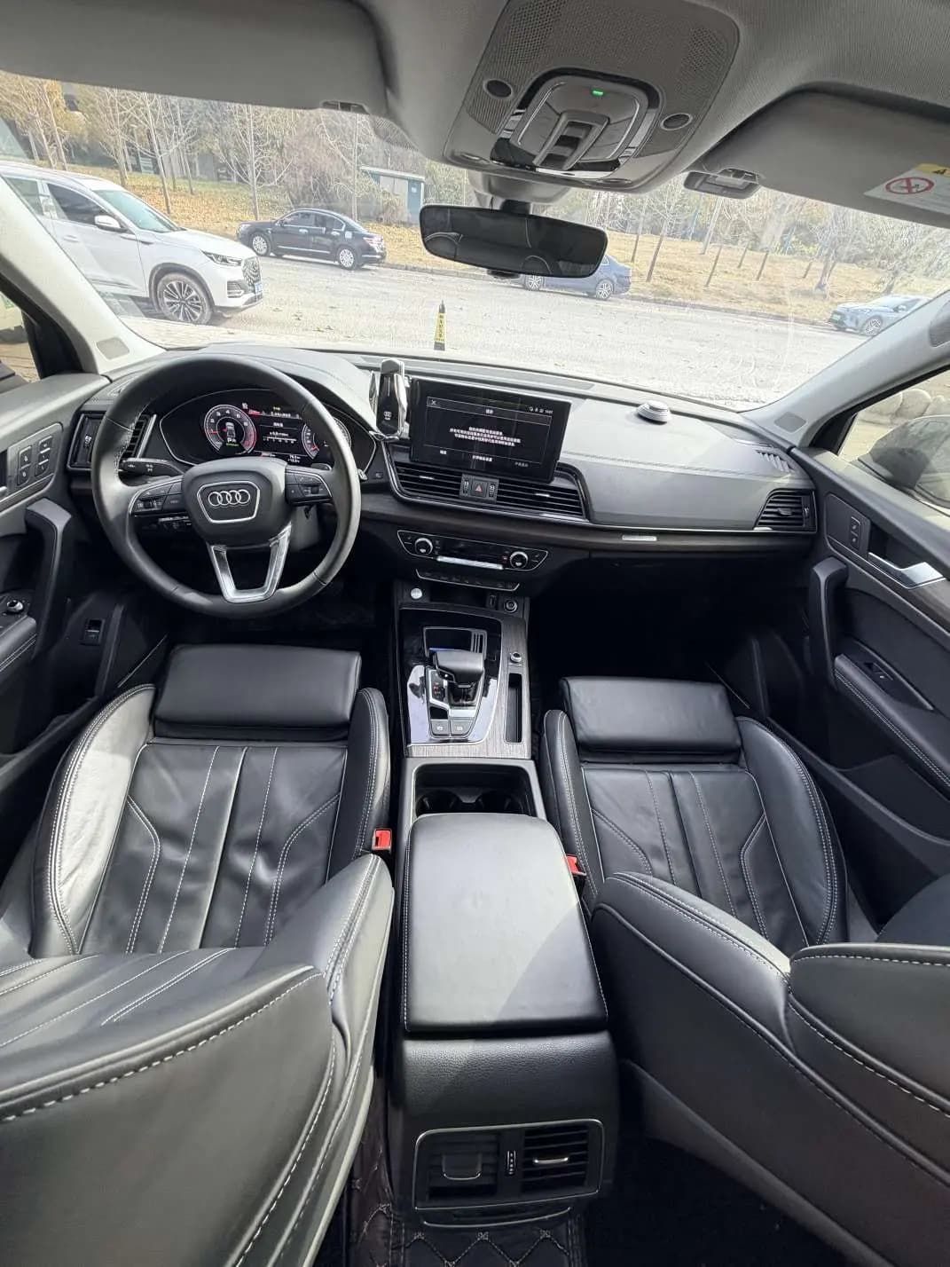 Audi Q5L 2023 г. 28146 км. — фото 23