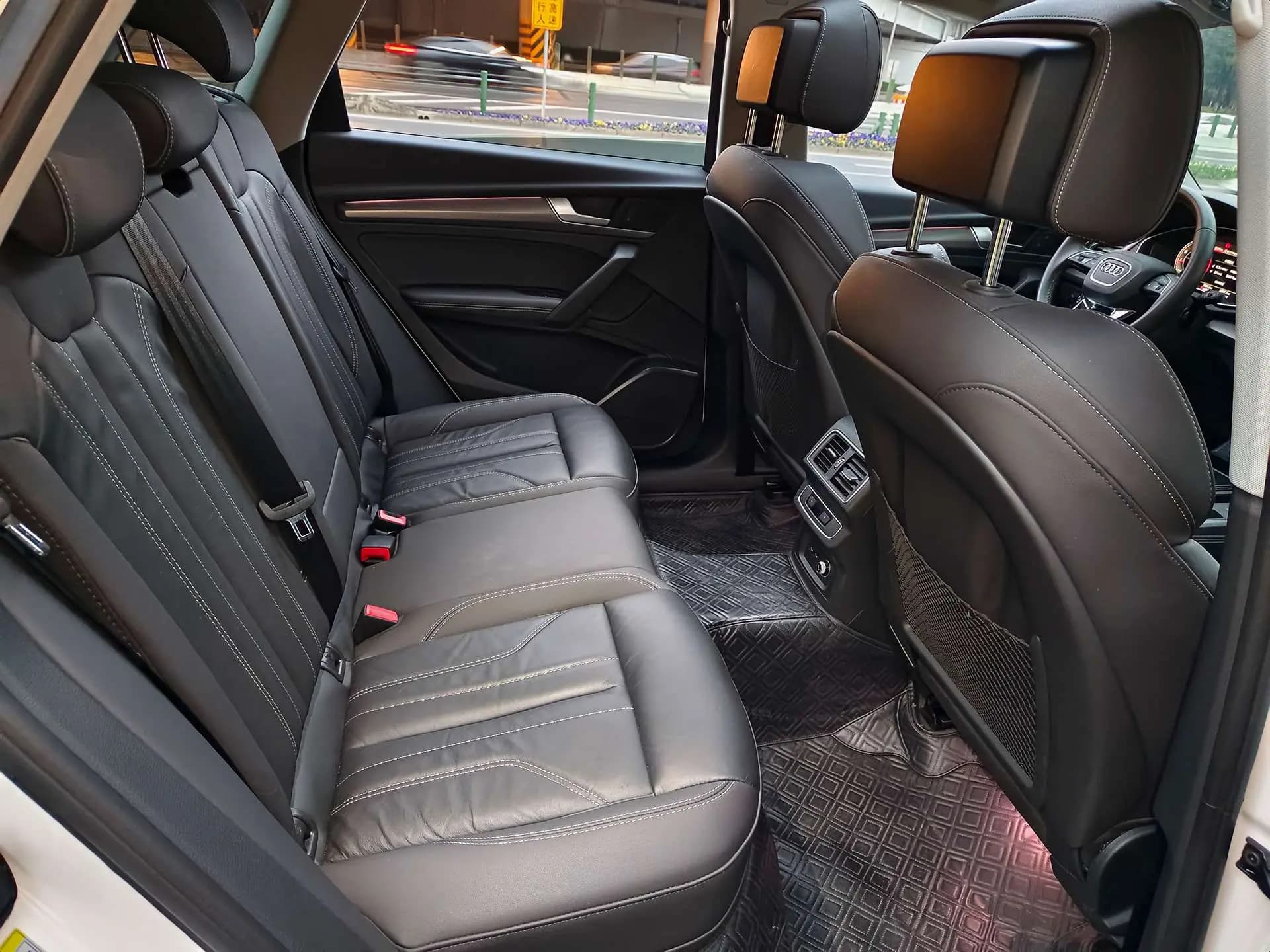 Audi Q5L 2023 г. 38070 км. — фото 6