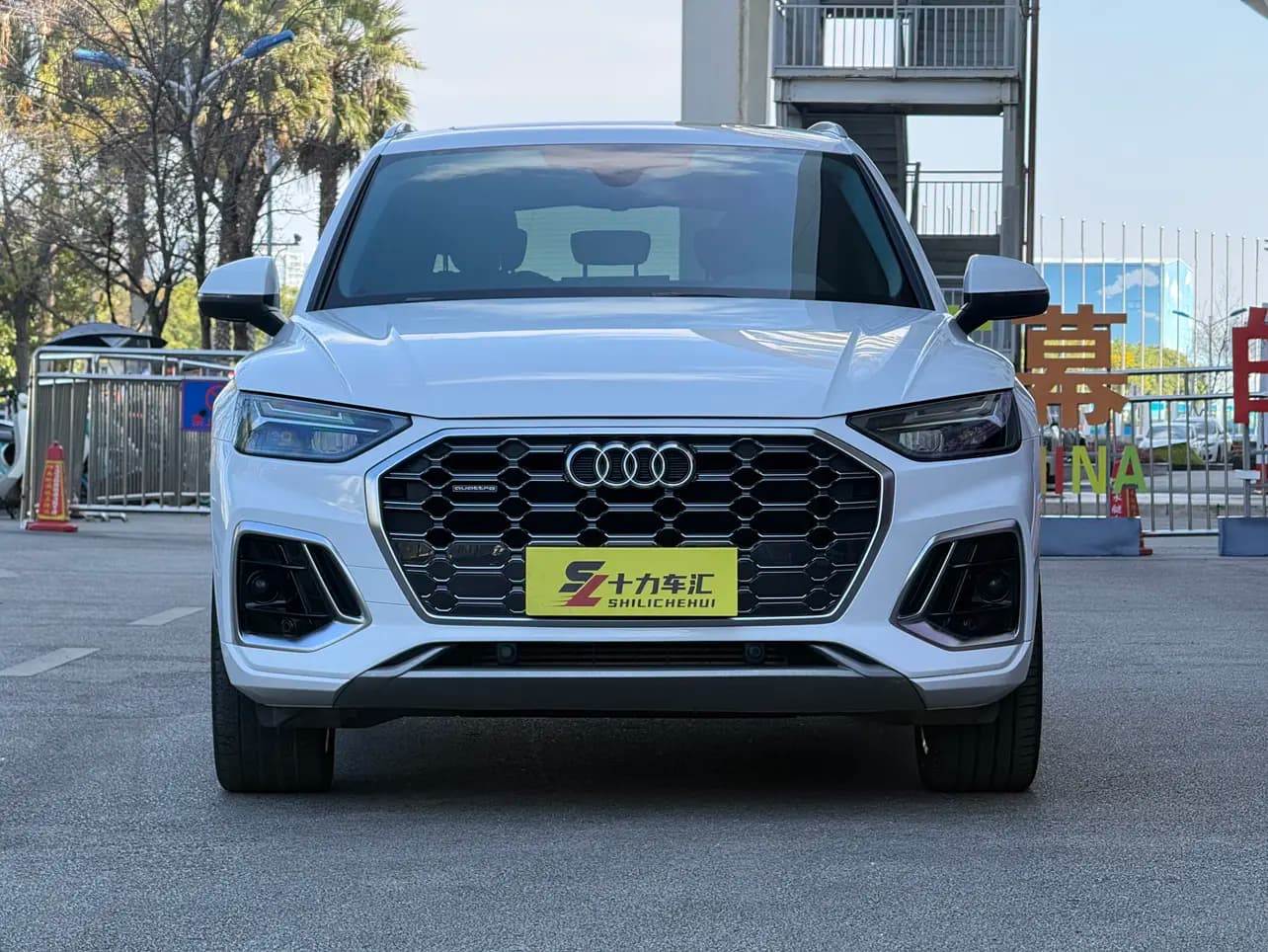 Audi Q5L 2022 г. 78002 км. — фото 2