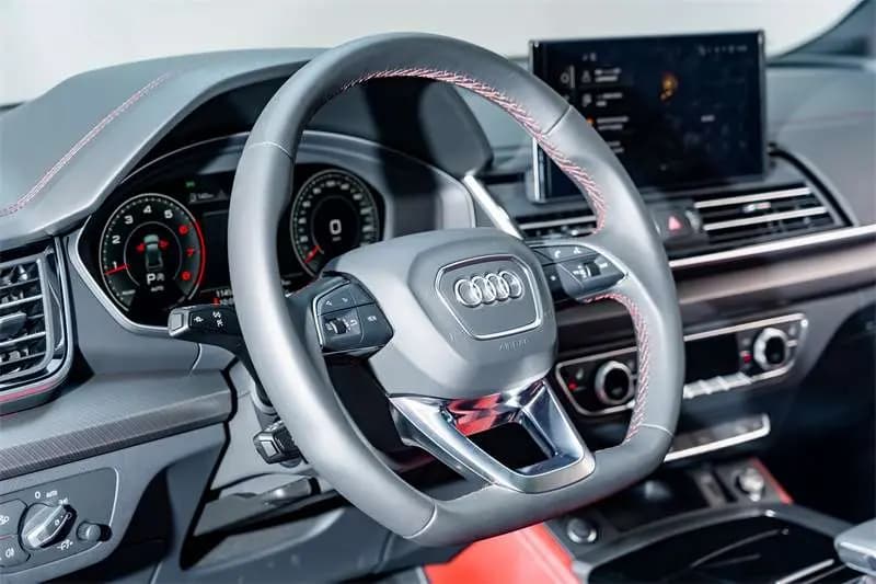 Audi Q5L 2025 г. 11549 км. — фото 14