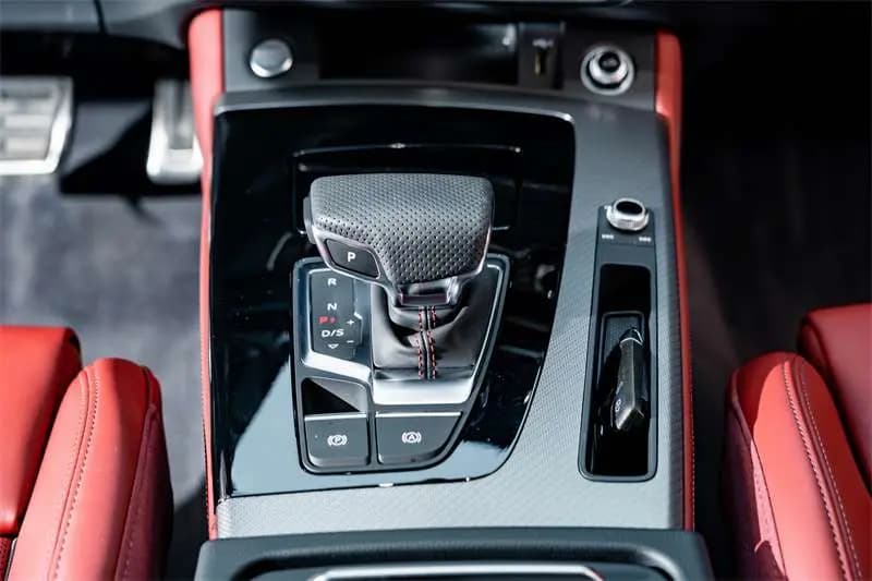 Audi Q5L 2025 г. 11549 км. — фото 16