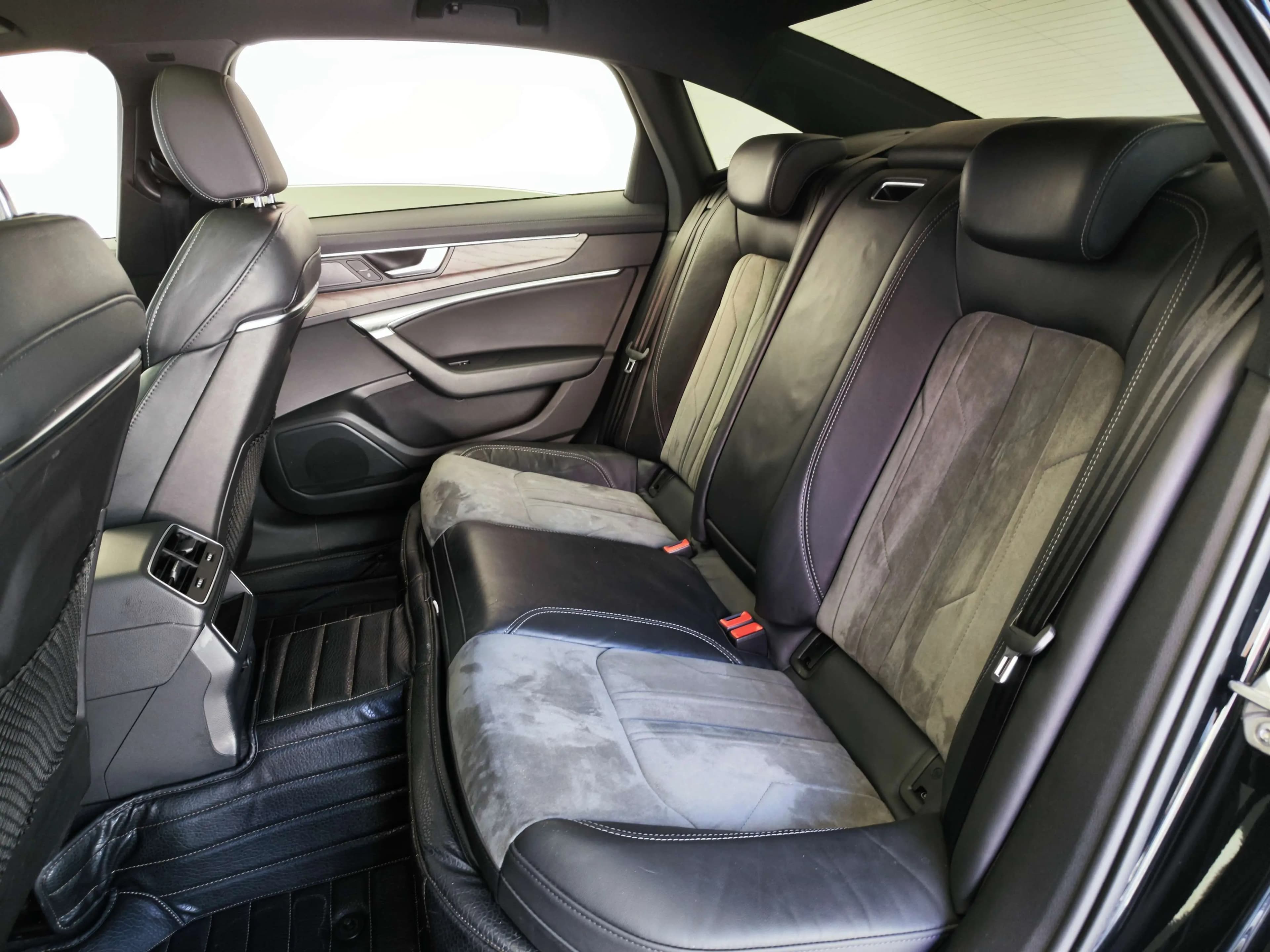 Audi A6L 2021 г. 85126 км. — фото 22