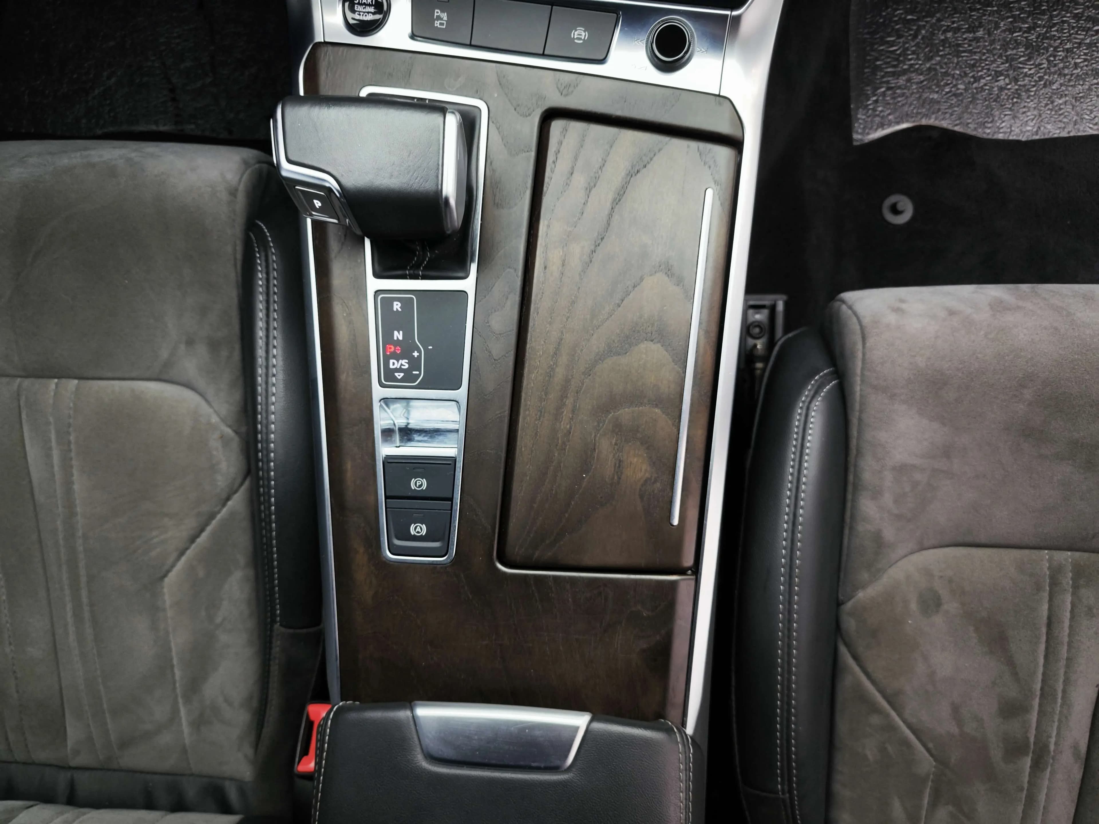 Audi A6L 2021 г. 85126 км. — фото 26