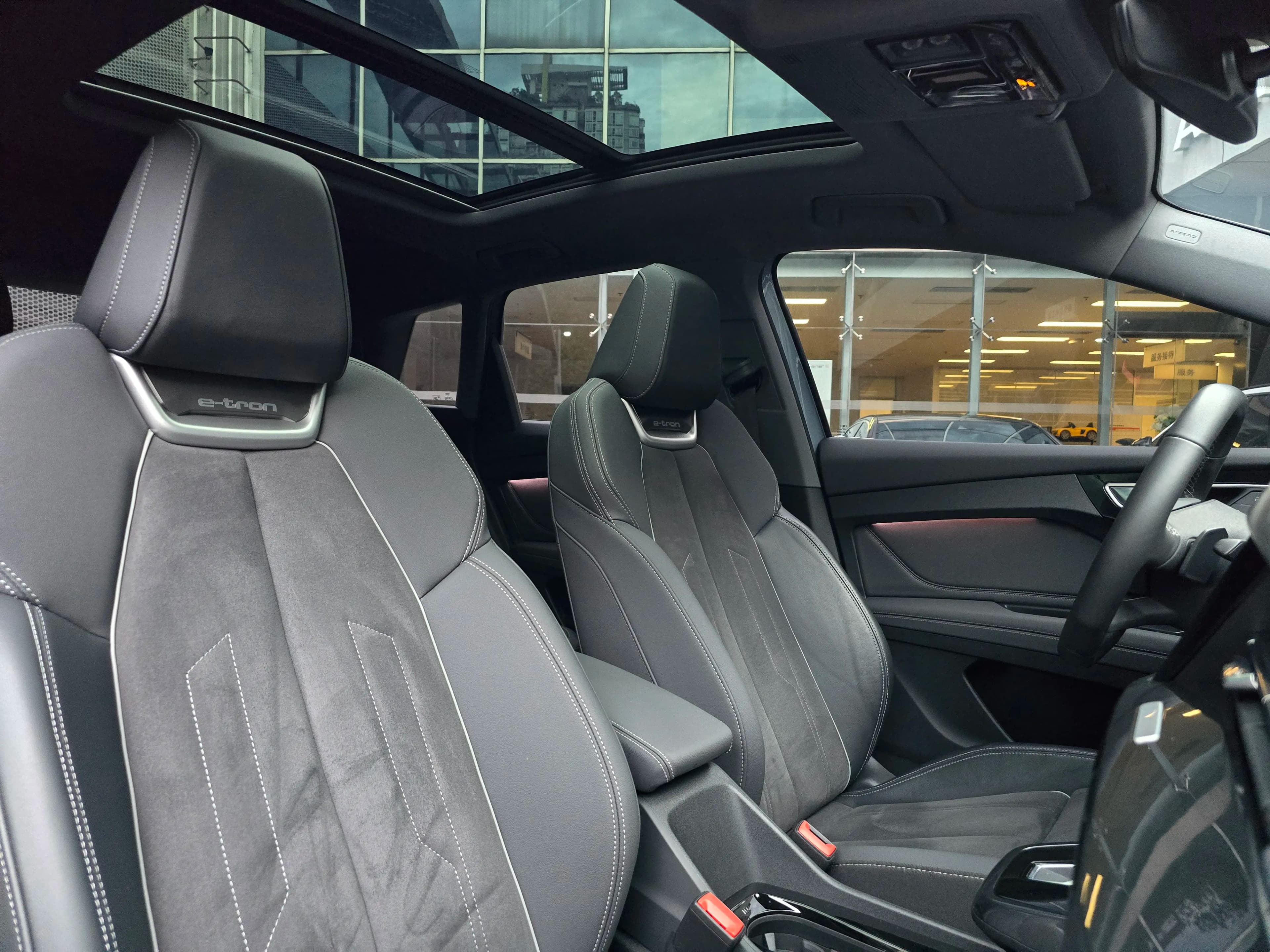 Audi Q4 e-tron 2023 г. 30892 км. — фото 17
