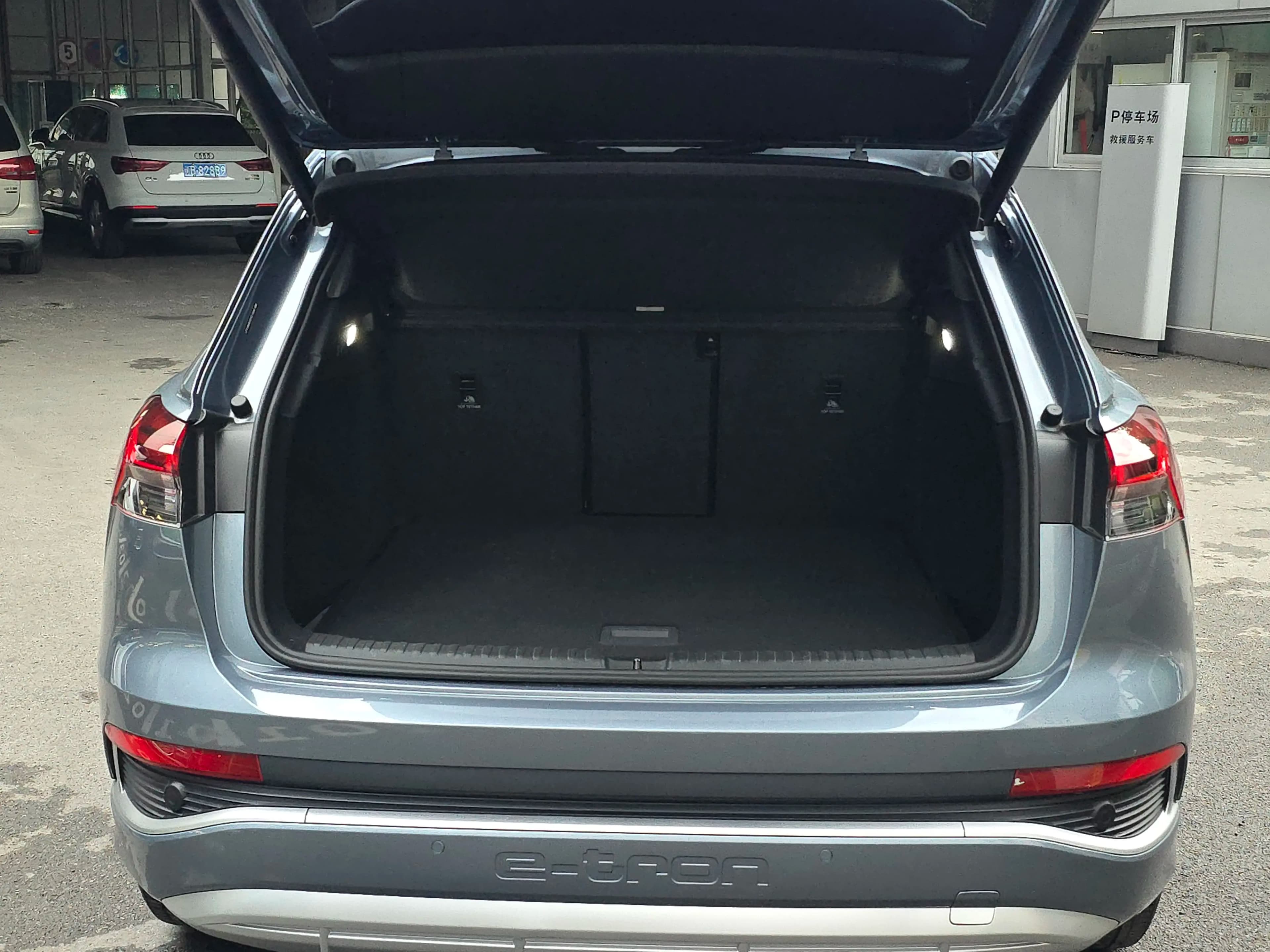 Audi Q4 e-tron 2023 г. 30892 км. — фото 19