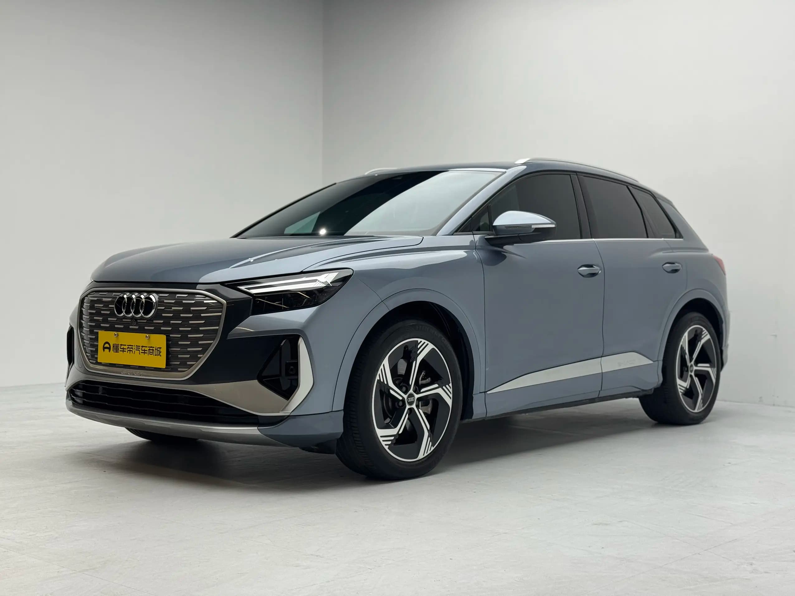 Audi Q4 e-tron 2024 г. 16763 км.
