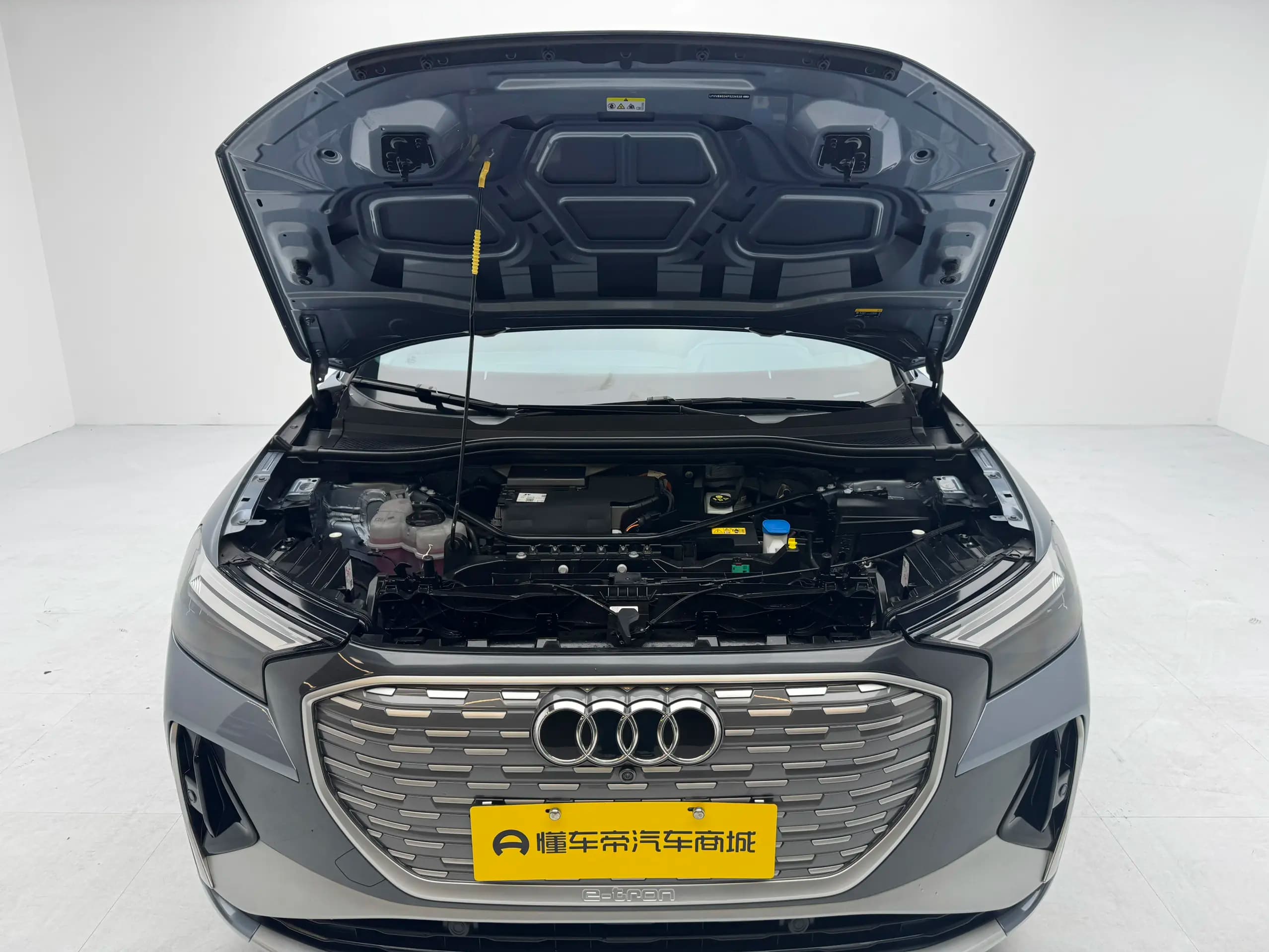 Audi Q4 e-tron 2024 г. 16763 км. — фото 8