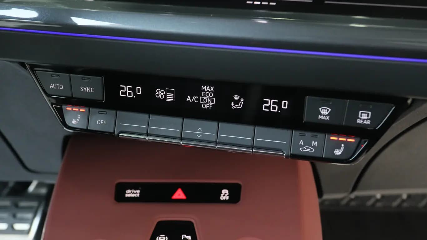 Audi Q4 e-tron 2024 г. 38086 км. — фото 8