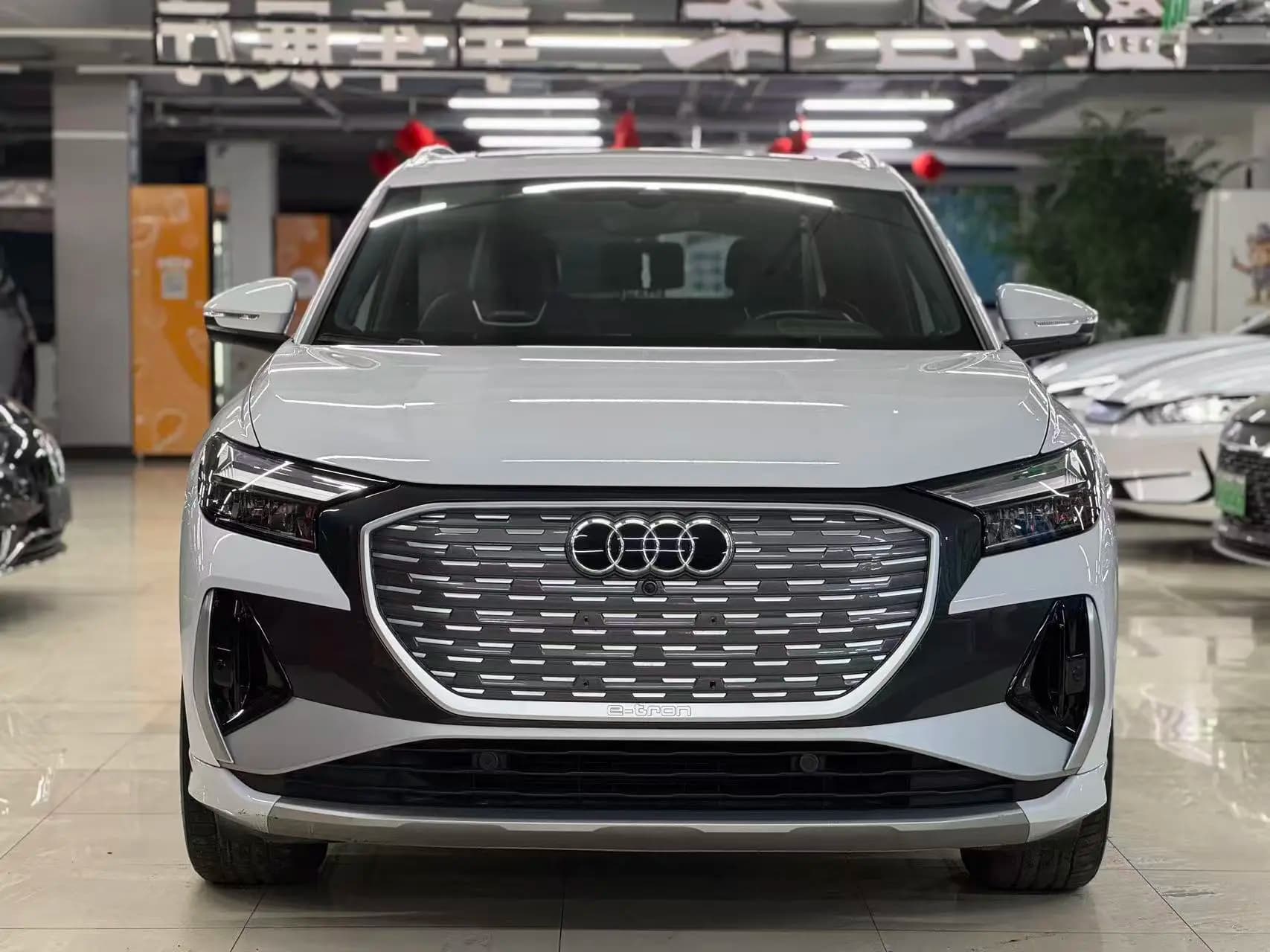 Audi Q4 e-tron 2024 г. 40075 км. — фото 2