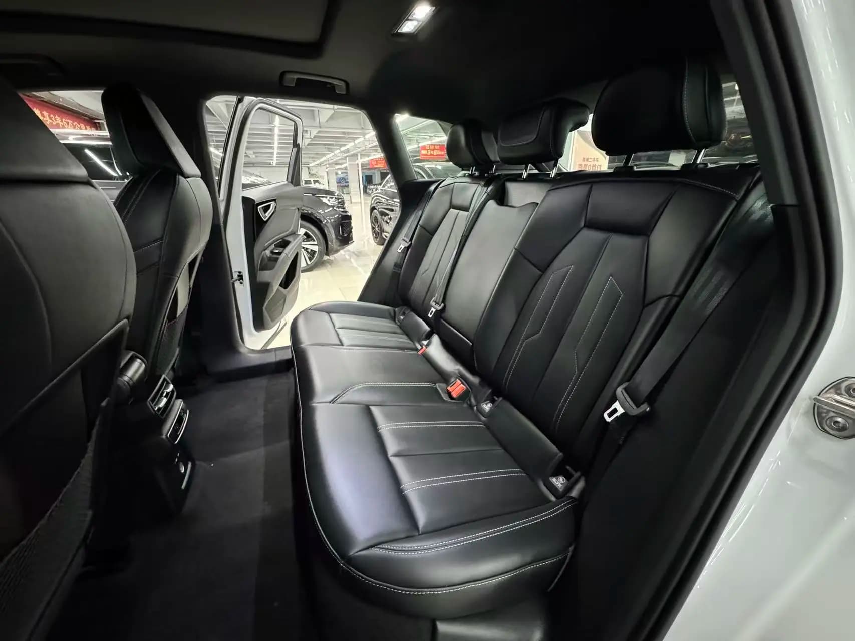 Audi Q4 e-tron 2024 г. 40075 км. — фото 8