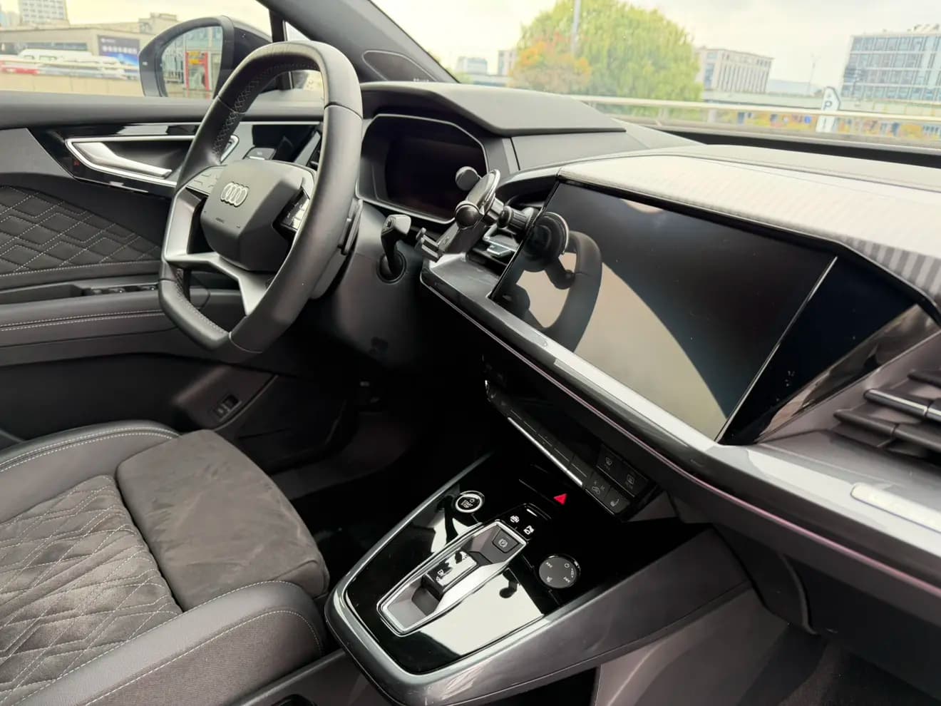 Audi Q4 e-tron 2022 г. 47087 км. — фото 16