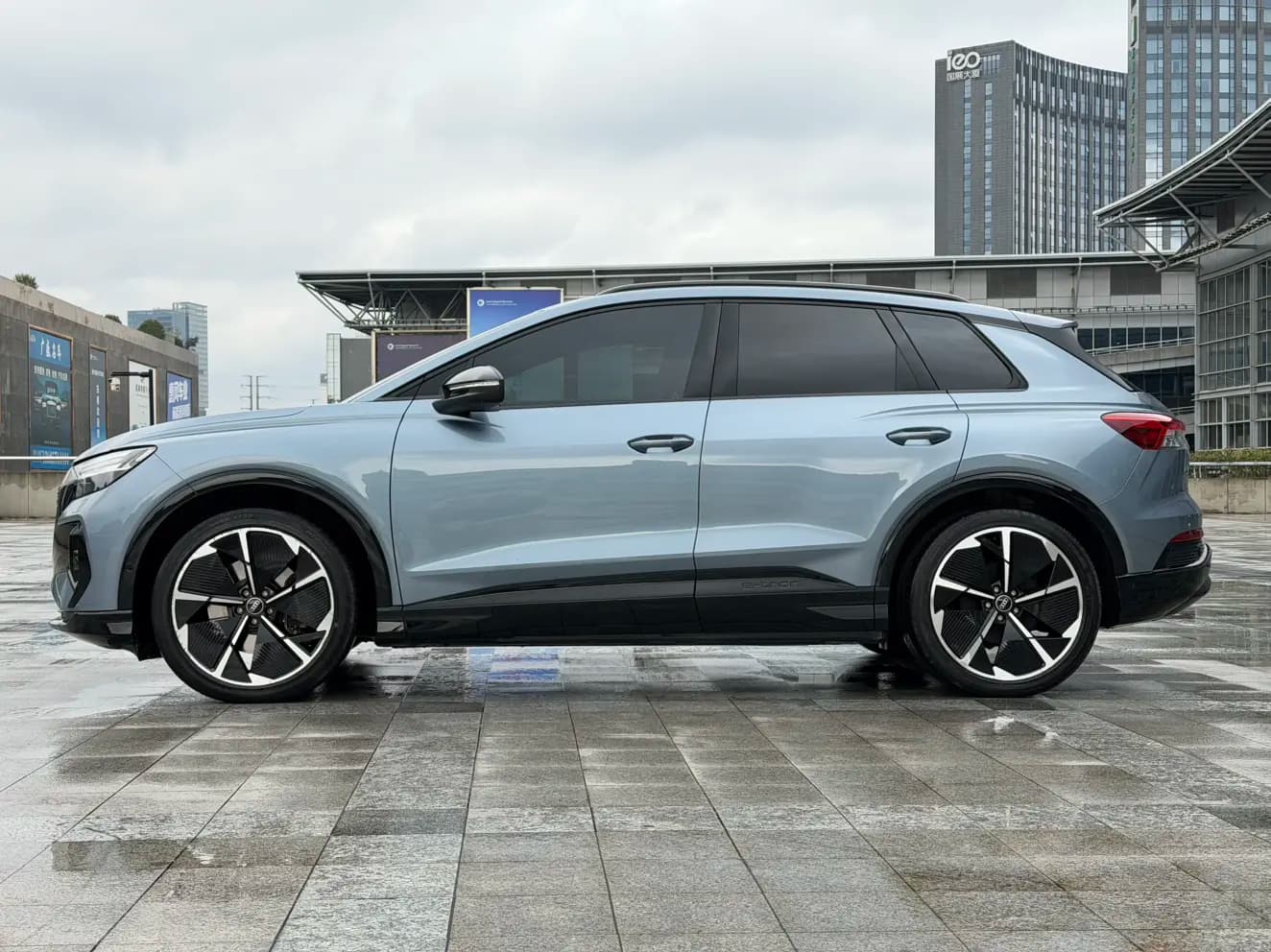 Audi Q4 e-tron 2022 г. 47087 км. — фото 4