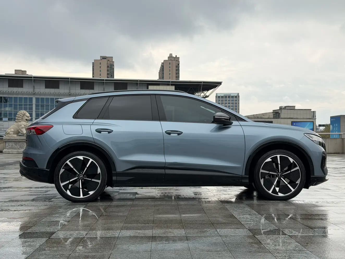 Audi Q4 e-tron 2022 г. 47087 км. — фото 8