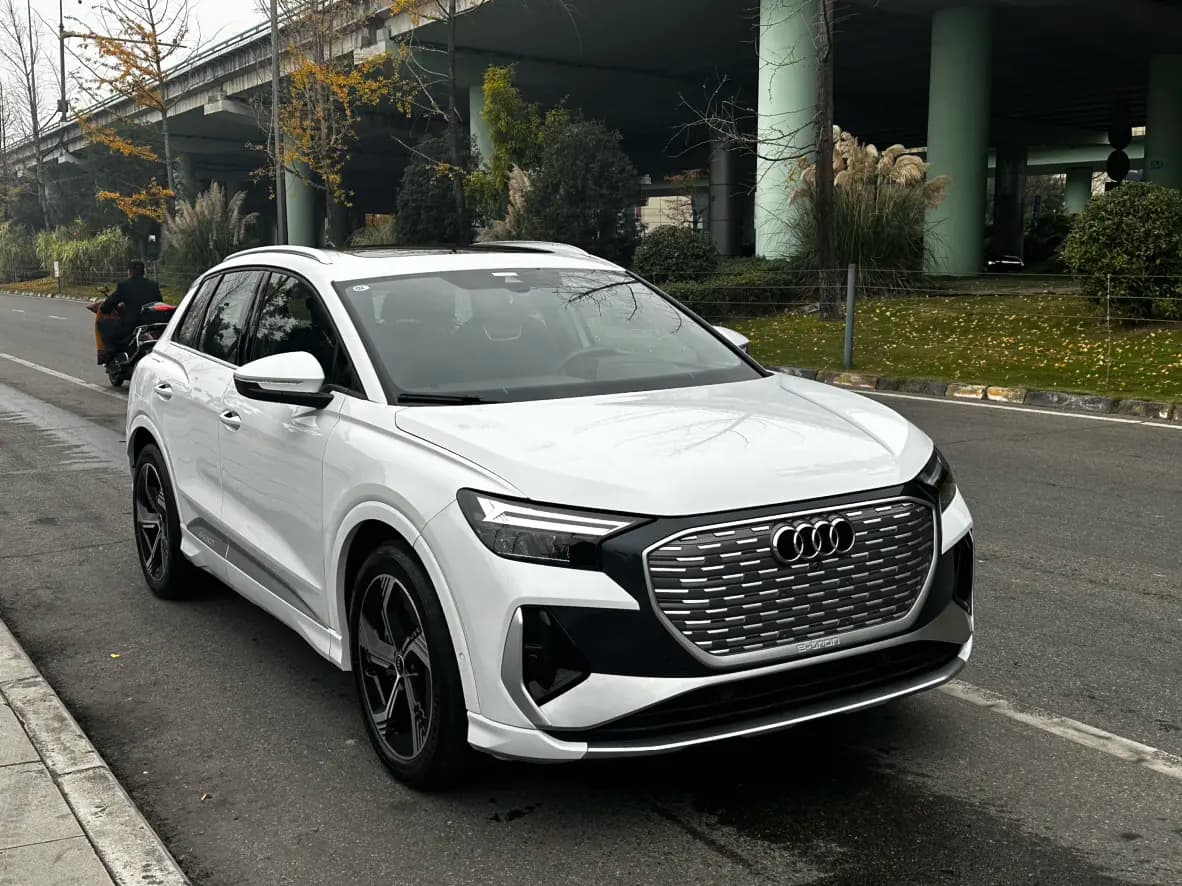 Audi Q4 e-tron 2024 г. 33081 км. — фото 3
