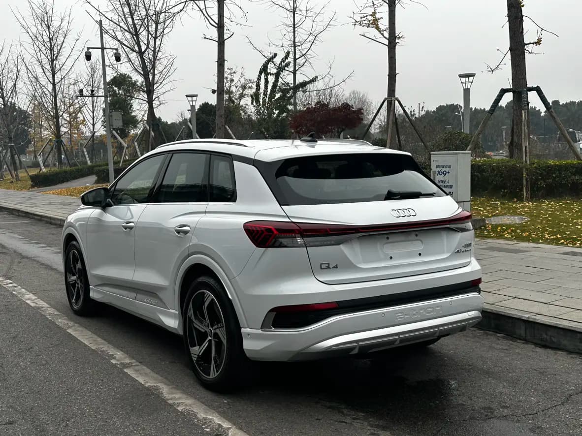 Audi Q4 e-tron 2024 г. 33081 км. — фото 4