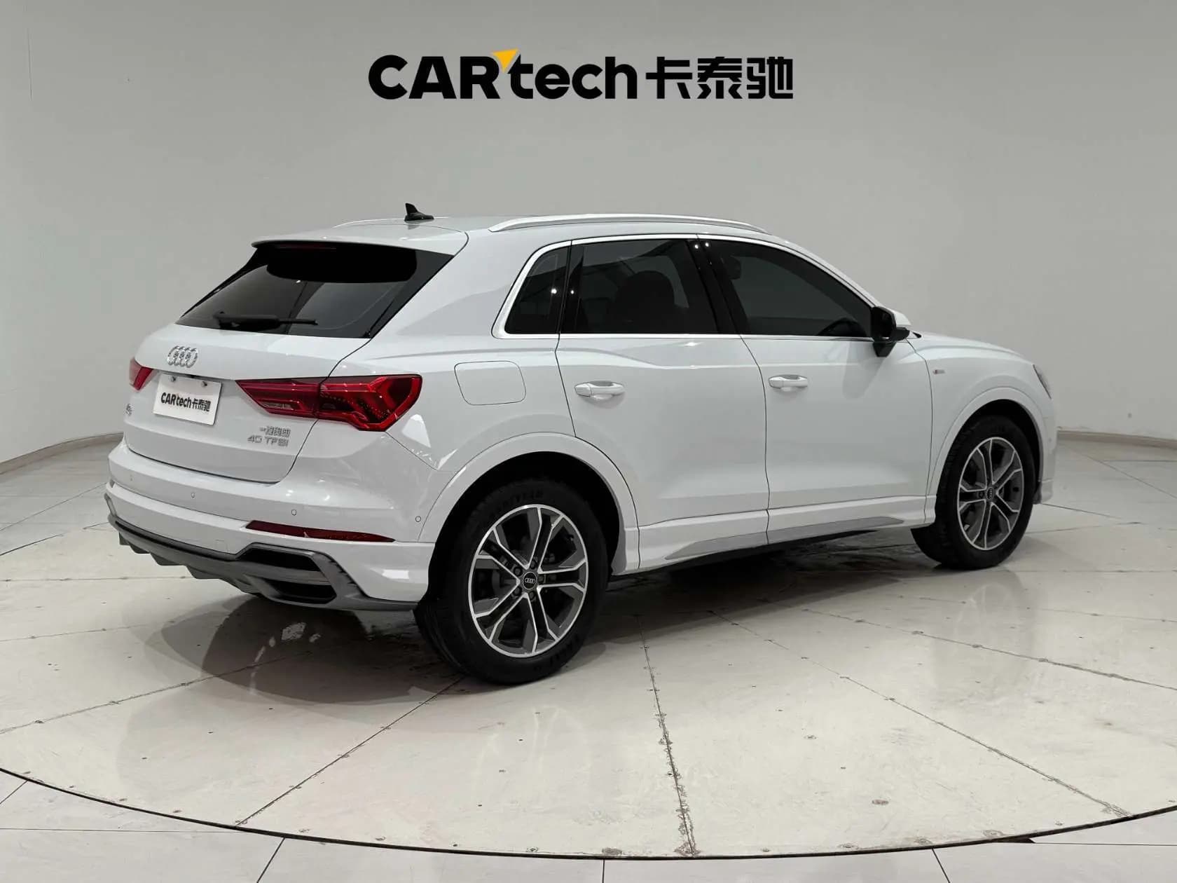 Audi Q3 2021 г. 59133 км. — фото 12