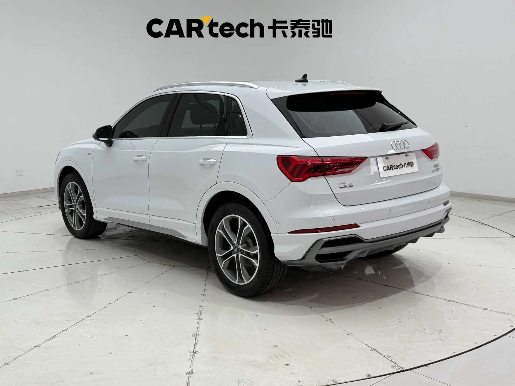 Audi Q3 2021 г. 59133 км. — фото 5