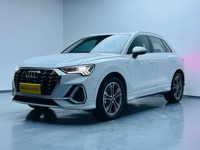 Audi Q3 2022 г. 31634 км.